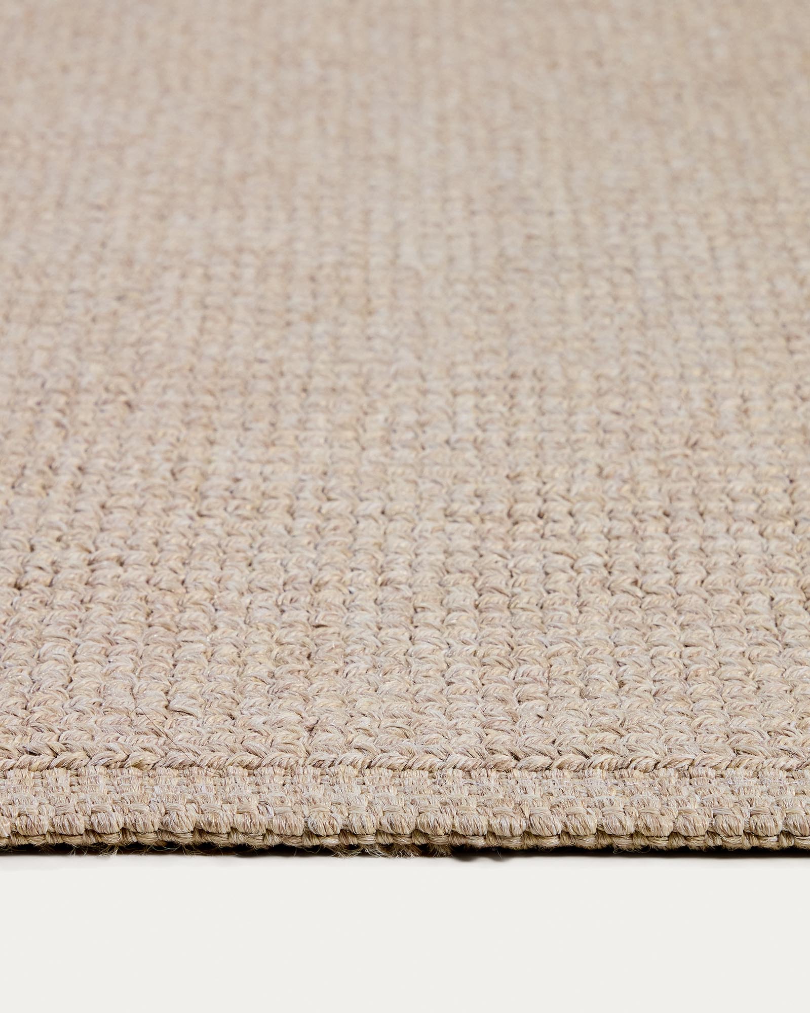 Stilvoller Teppich Turiane in Ecru, 200 x 300 cm, gefertigt aus langlebigen Synthetikfasern, perfekt für den Außenbereich.