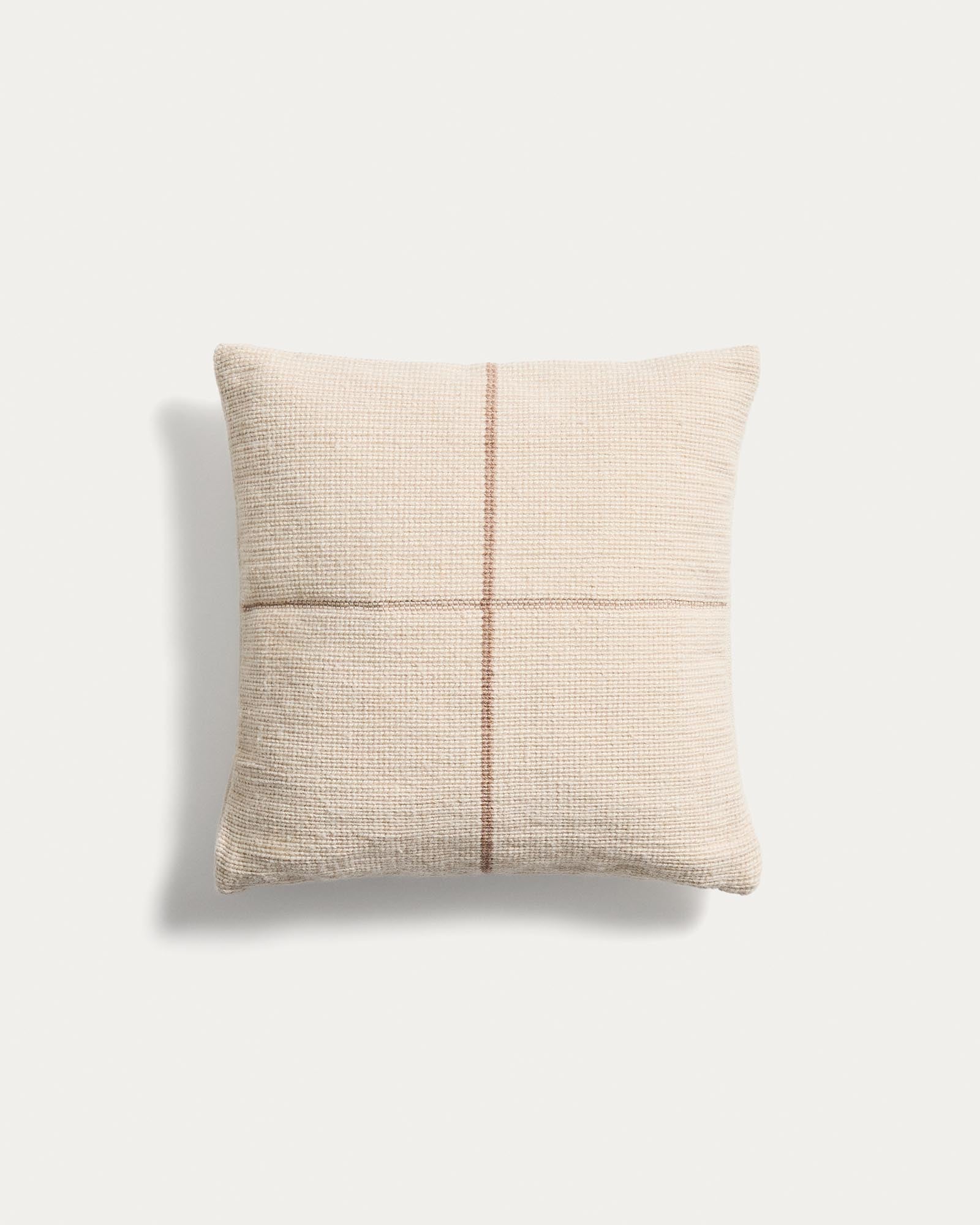 Kissenbezug Atima 100 % PET Jacquard beige 45 x 45 cm in Beige präsentiert im Onlineshop von KAQTU Design AG. Gartenkissen ist von Kave Home