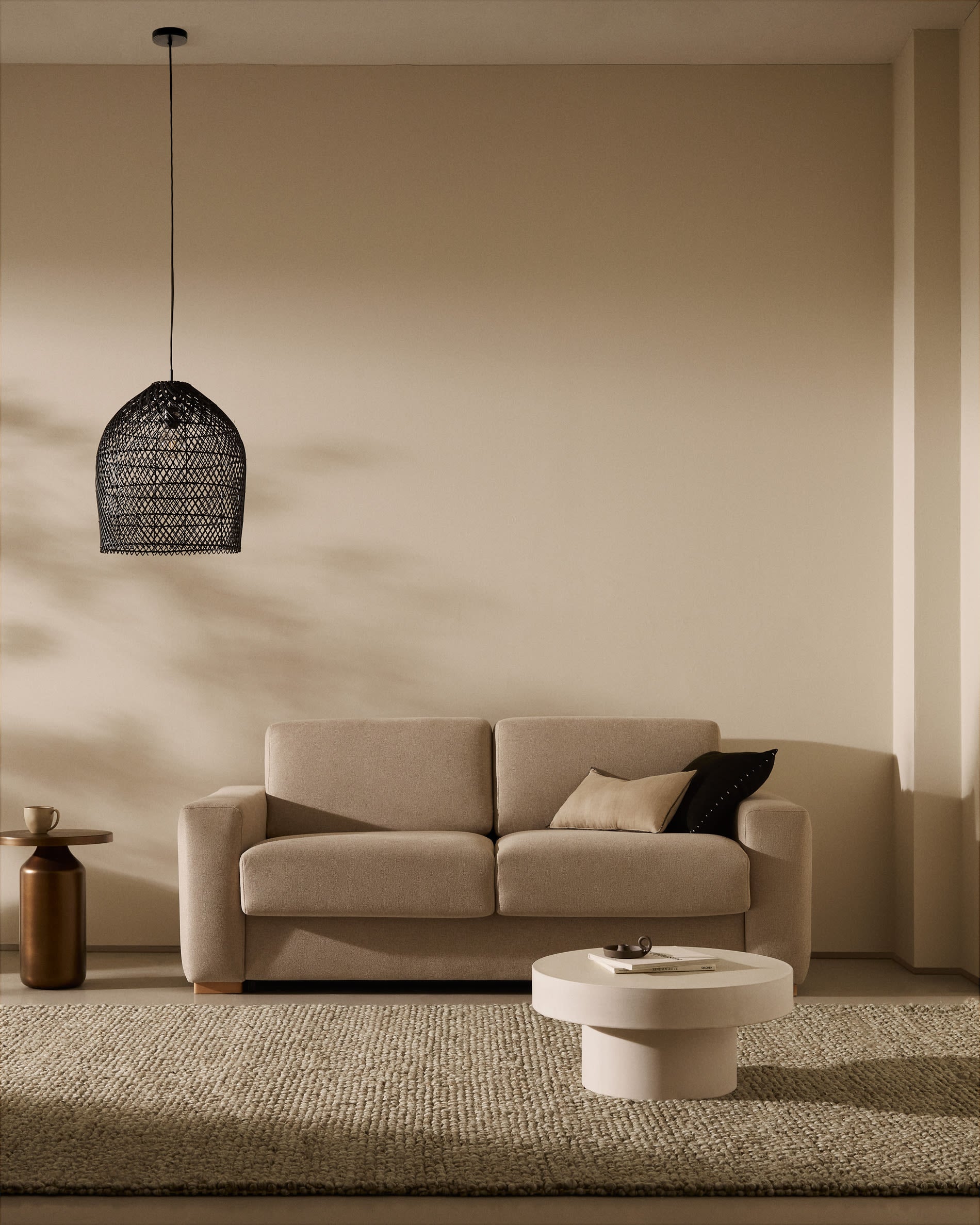 Der Lubrin Teppich von Kave Home, 200 x 300 cm, aus 100% Wolle, bietet stilvolle Gemütlichkeit und Langlebigkeit für Ihr Zuhause.