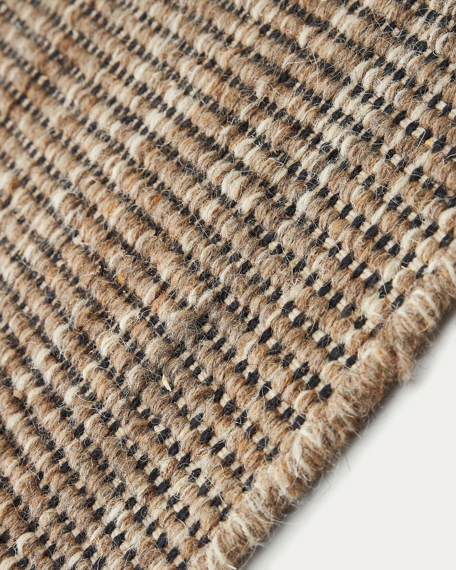 Malenka Teppich aus brauner Wolle, 200x300 cm, von Kave Home. Modernes Design für gemütliche und stilvolle Wohnräume.