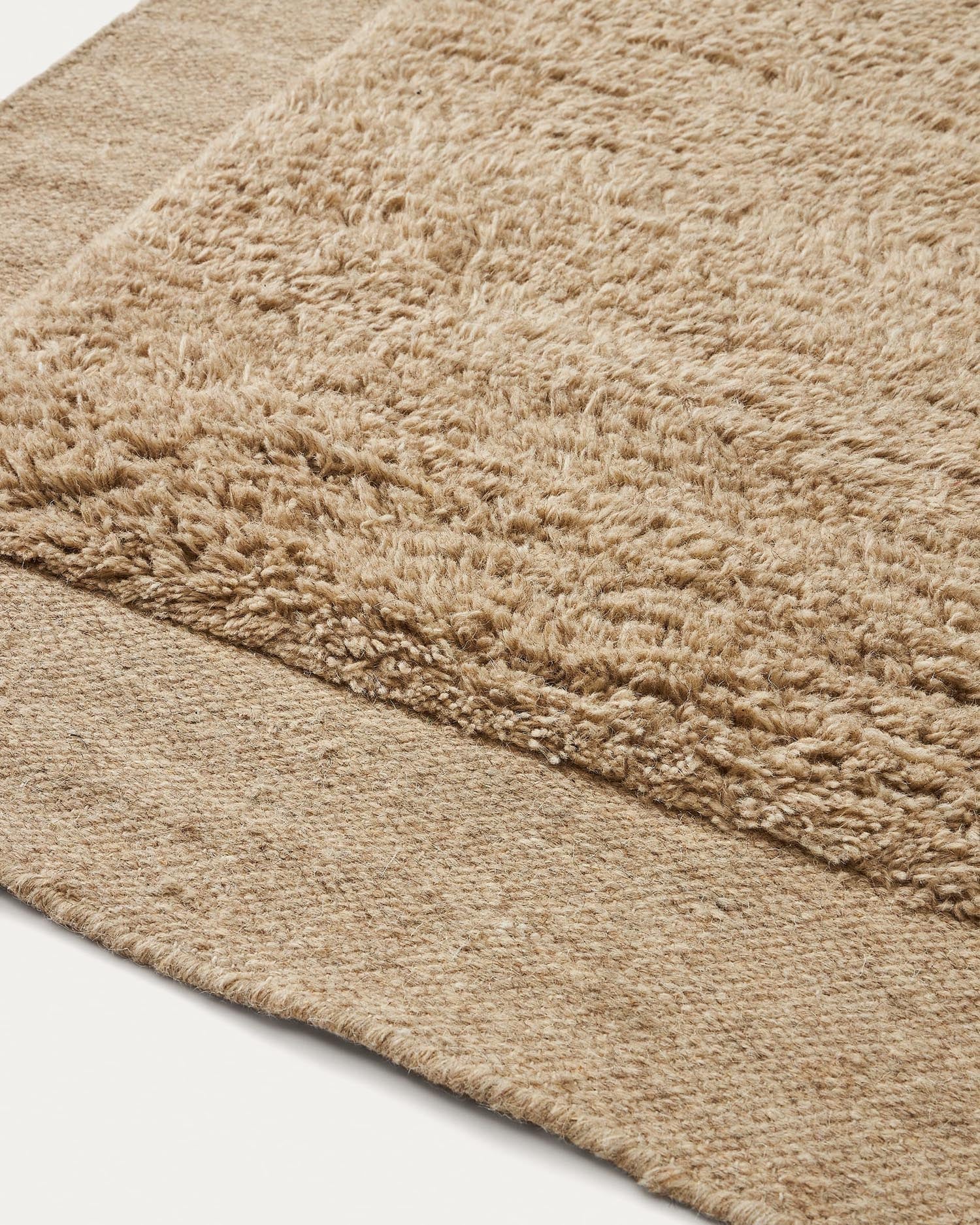 Eleganter Wollteppich Marely in Beige, 160x230 cm, von Kave Home. Ideal für stilvolle und gemütliche Wohnräume.