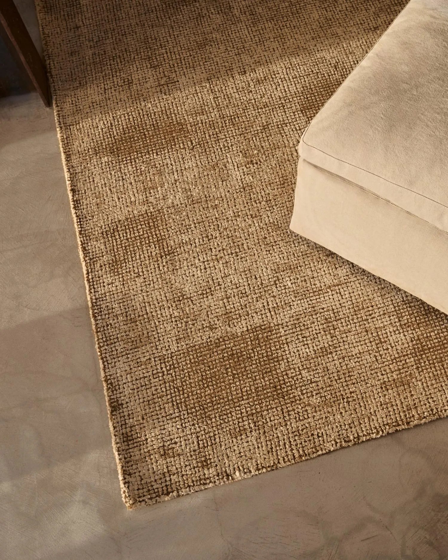 Moderner Susi Teppich aus Wolle und Bambusviskose in Grün, 200x300 cm, von Kave Home. Ideal für elegante Raumgestaltung.