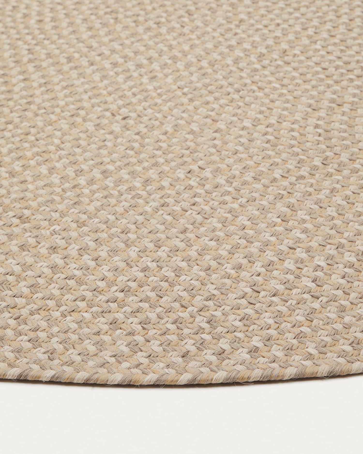 Ovaler Teppich Rodhe aus 100% recyceltem PET, beige, 160x230 cm, von Kave Home. Nachhaltig, stilvoll und vielseitig einsetzbar.