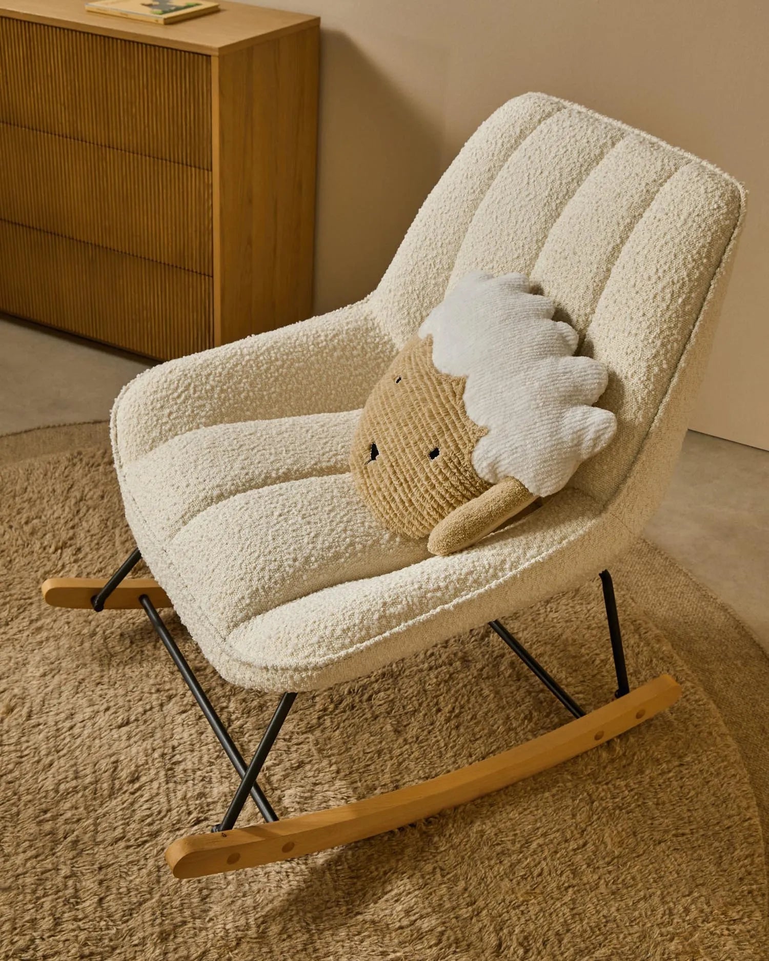 Runder Teppich Marely aus Wolle in Beige, Ø 200 cm, von Kave Home. Perfekt für stilvolle und gemütliche Wohnräume.