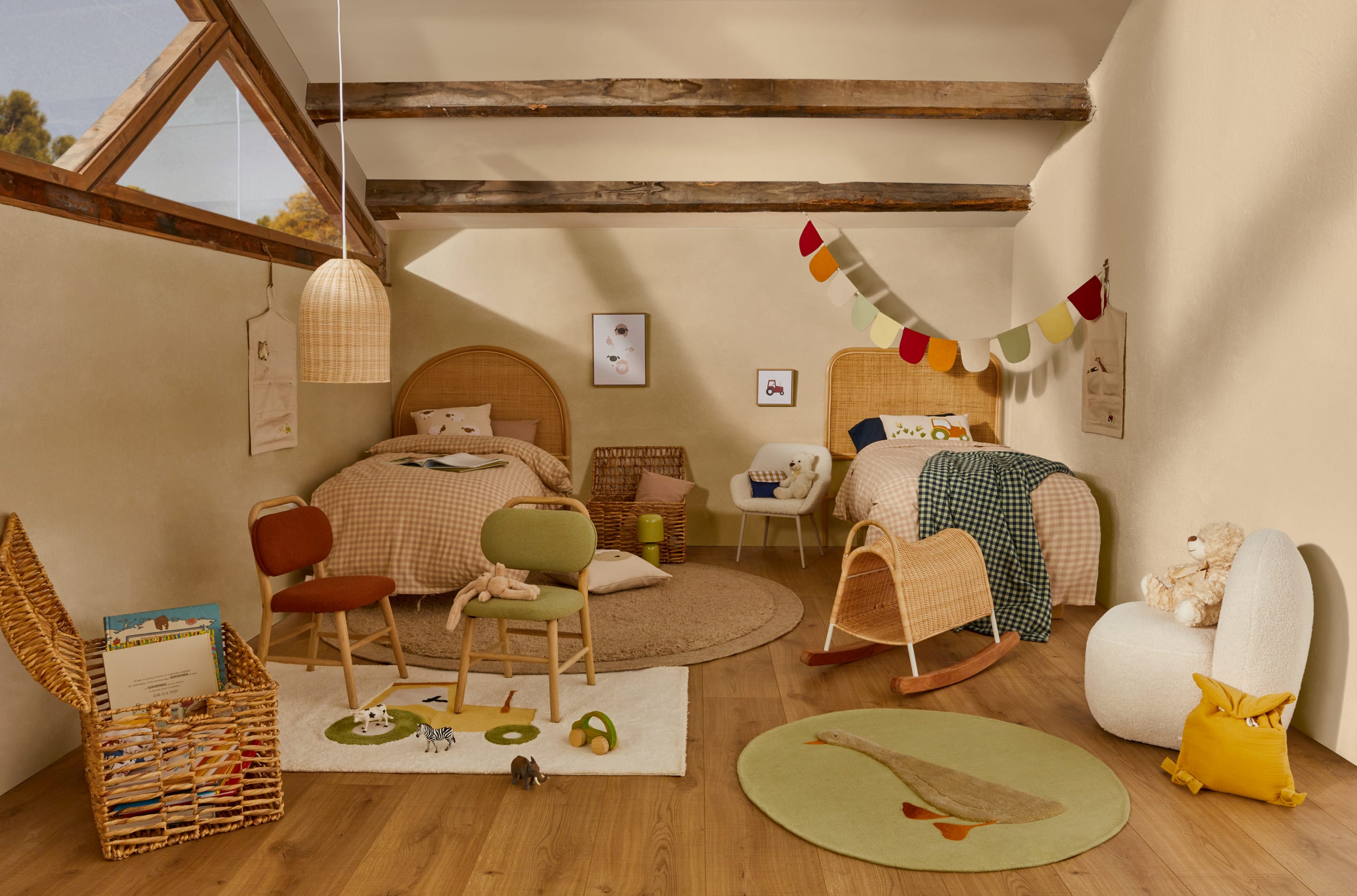 Runder Wollteppich Marely in Beige, Ø 200 cm, von Kave Home. Perfekt für stilvolle und behagliche Wohnräume.