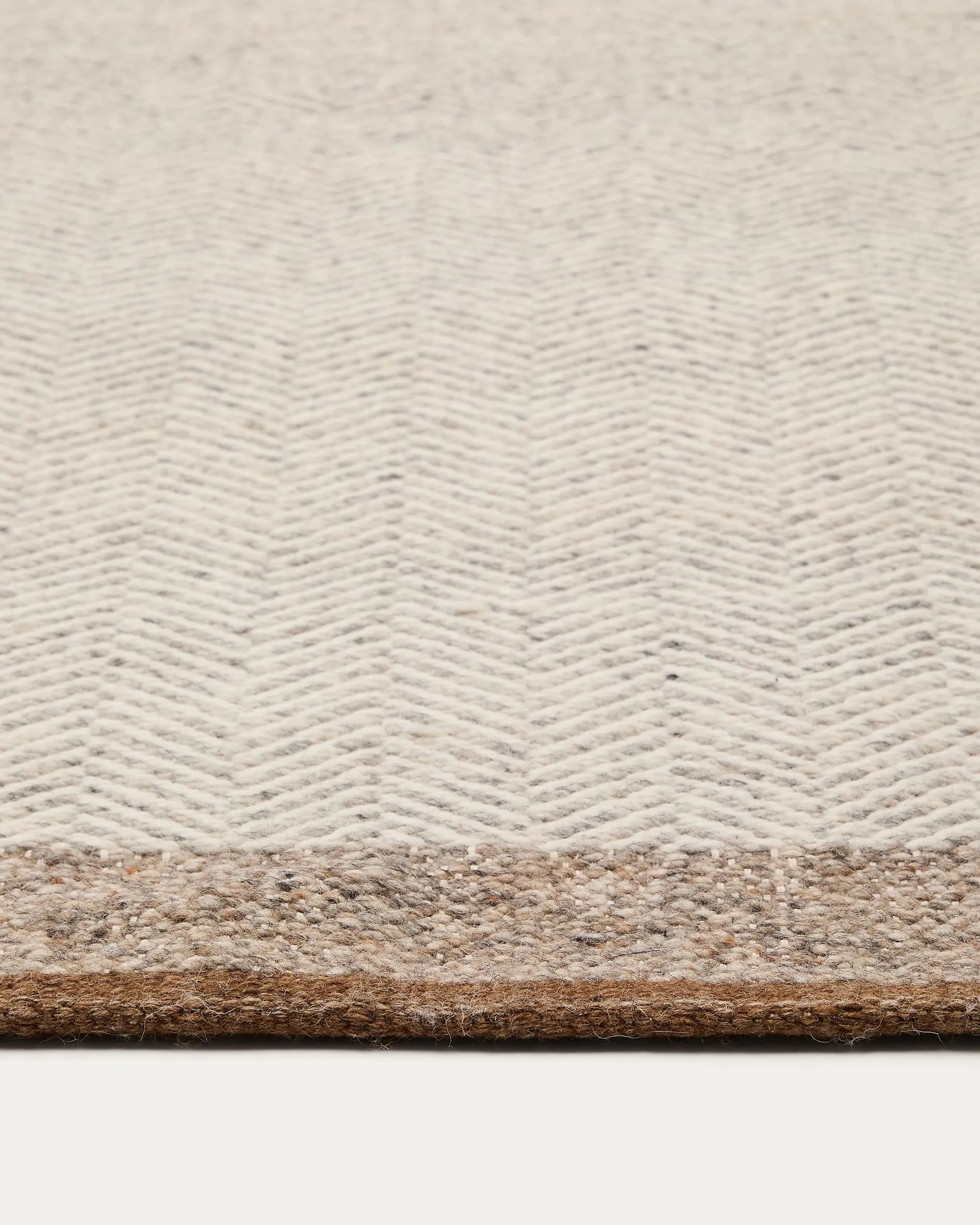 Eleganter Teppich Nifelia aus Wolle, 200x300 cm, beige, mit Jacquard-Muster, von Kave Home, stilvoll und hochwertig.