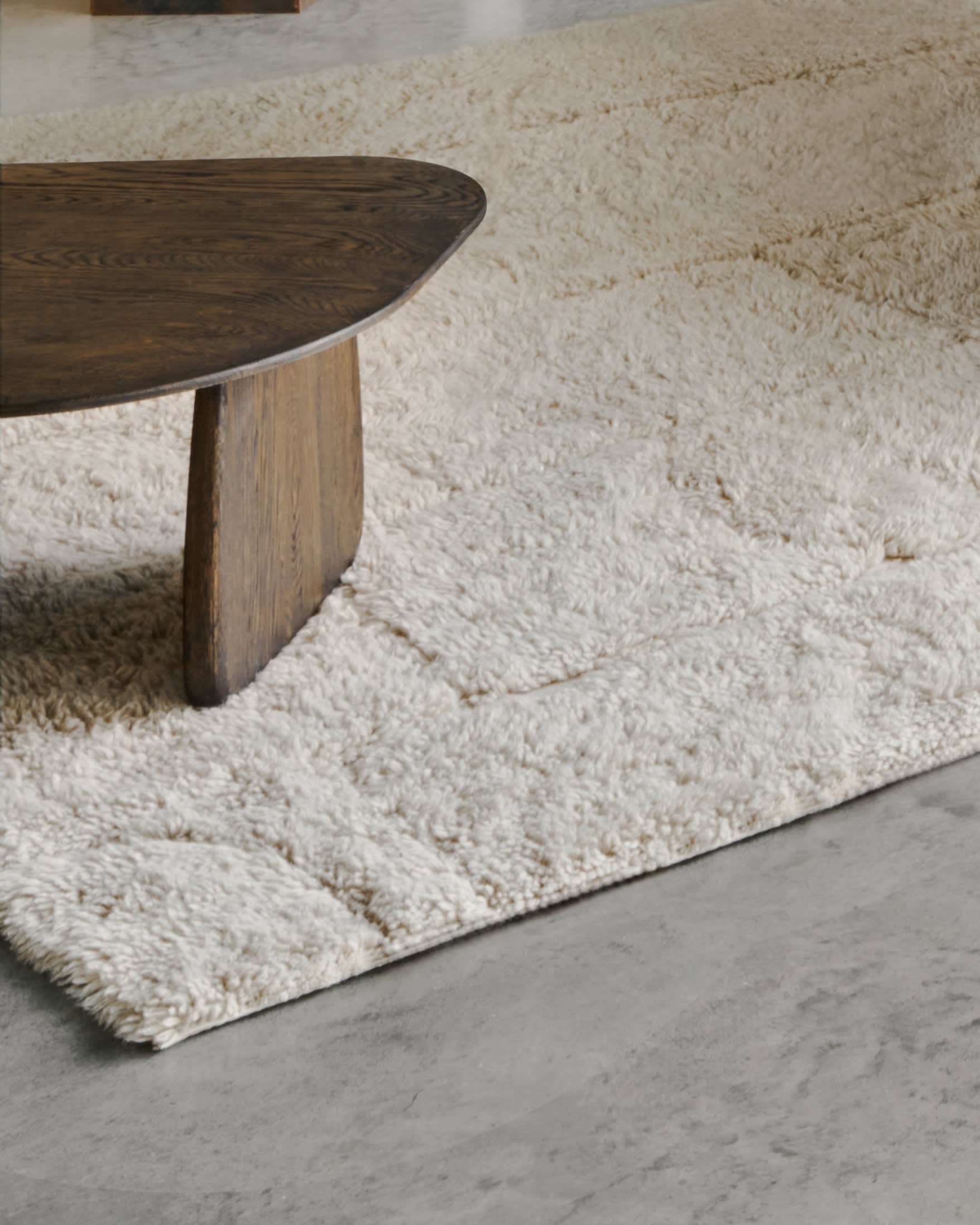 Eleganter Teppich Nak Jacquard aus Wolle in Ecru, 200x300 cm, von Kave Home. Perfekt für stilvolle Wohnräume.