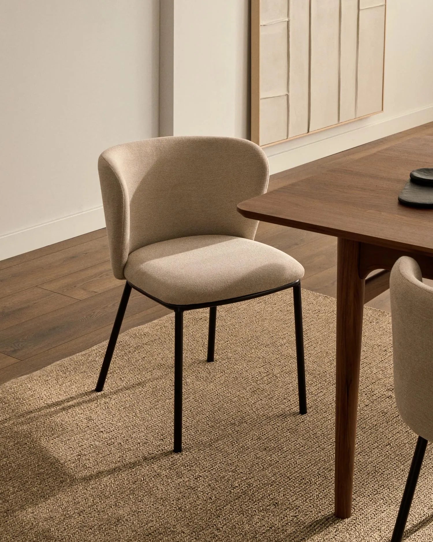 Moderner Teppich Galinda in Taupe, 160x230 cm, aus Kunstfasern. Stilvoll, robust und ideal für jeden Wohnraum.
