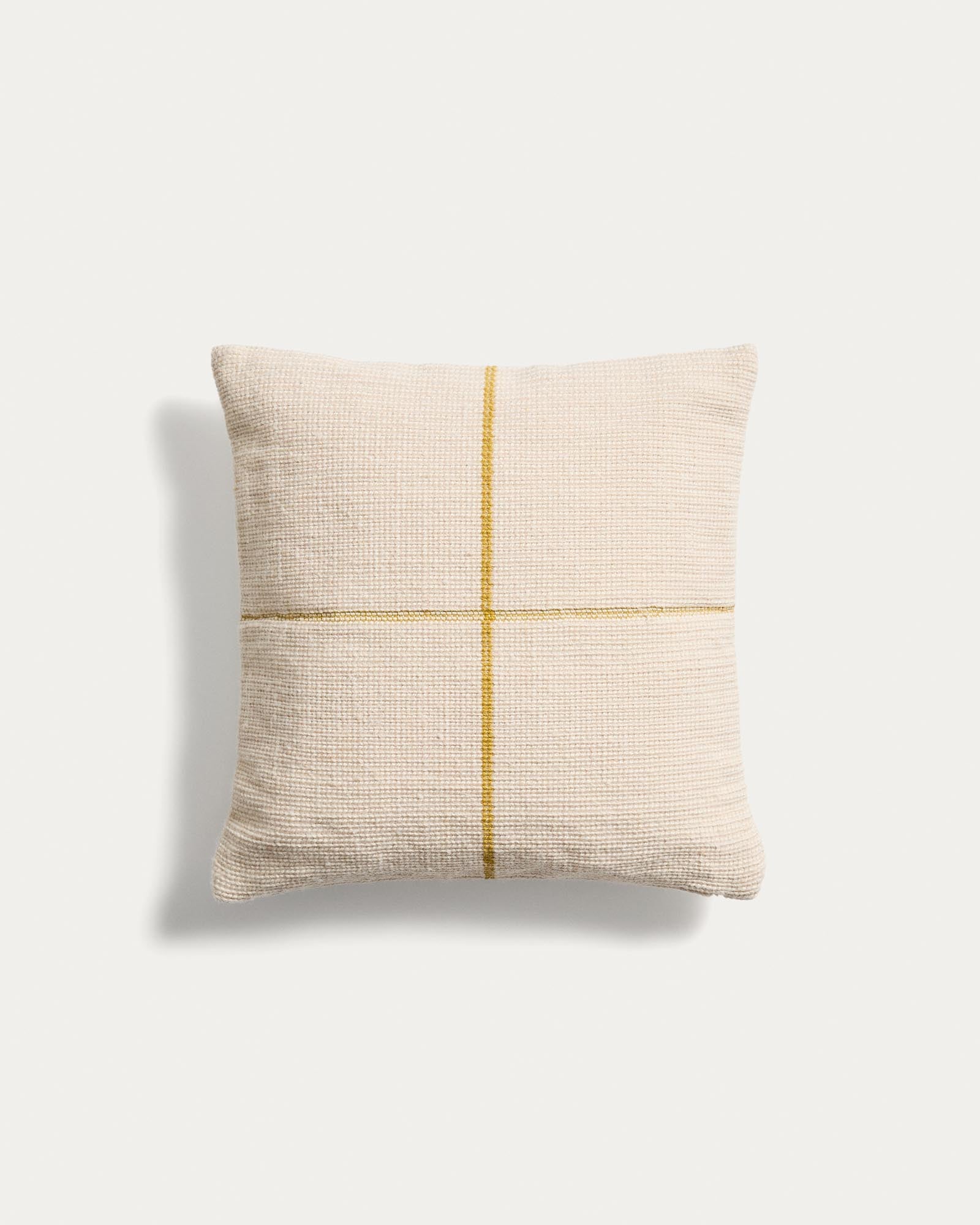 Kissenbezug Atima 100 % PET Jacquard gelb 45 x 45 cm in Gelb präsentiert im Onlineshop von KAQTU Design AG. Gartenkissen ist von Kave Home