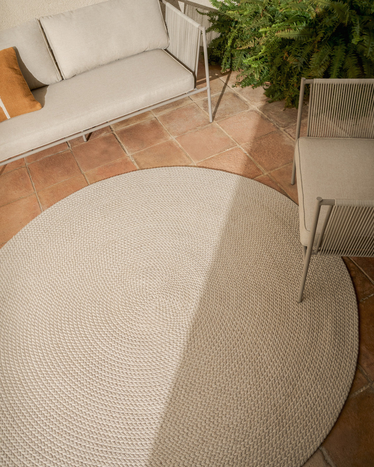 Teppich Despas aus Synthetikfaser écru Ø 150 cm in Ecru präsentiert im Onlineshop von KAQTU Design AG. Outdoor Teppich ist von Kave Home