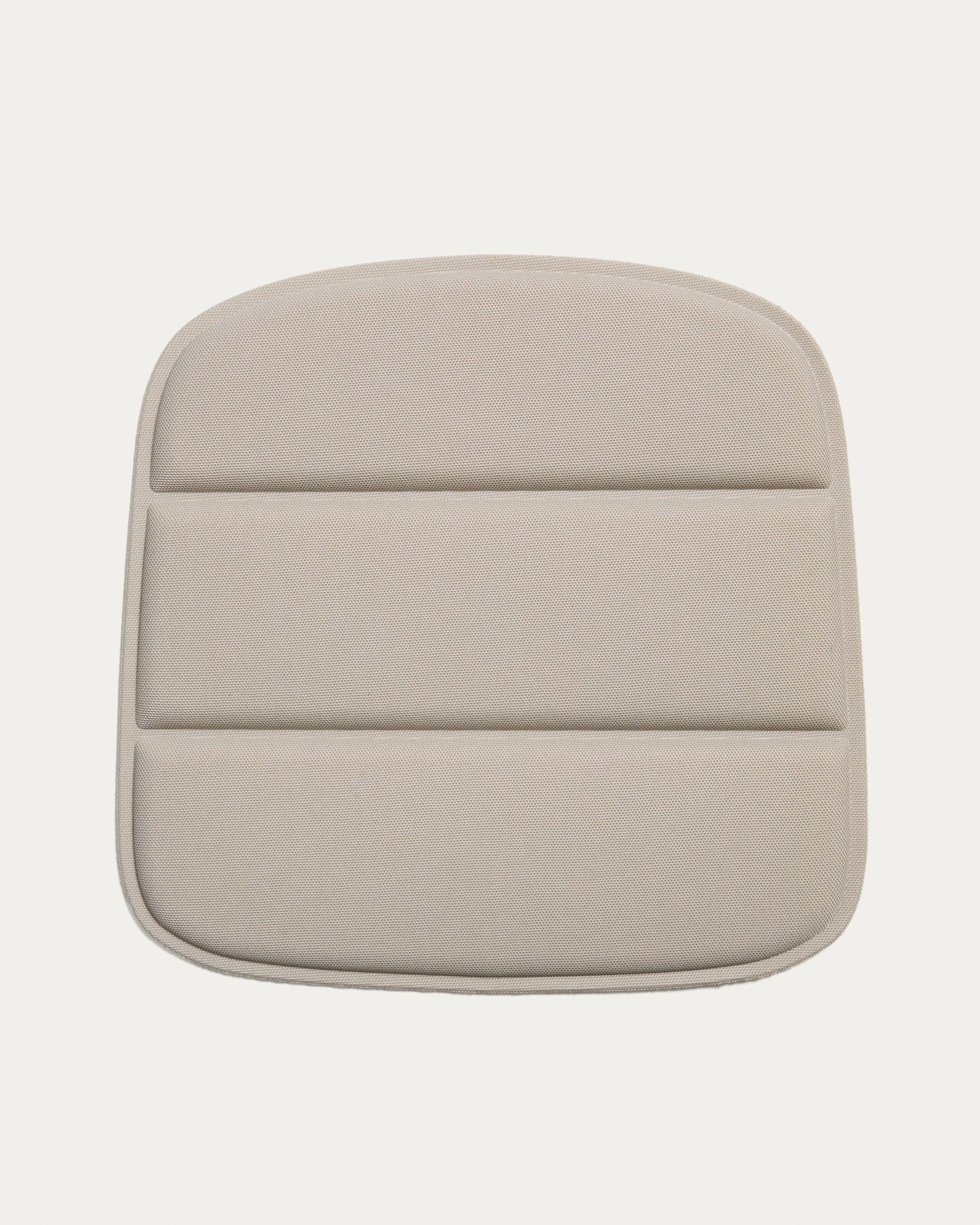 Stuhlkissen Sindera in Beige, 45 x 43 cm in Beige präsentiert im Onlineshop von KAQTU Design AG. Gartenkissen ist von Kave Home