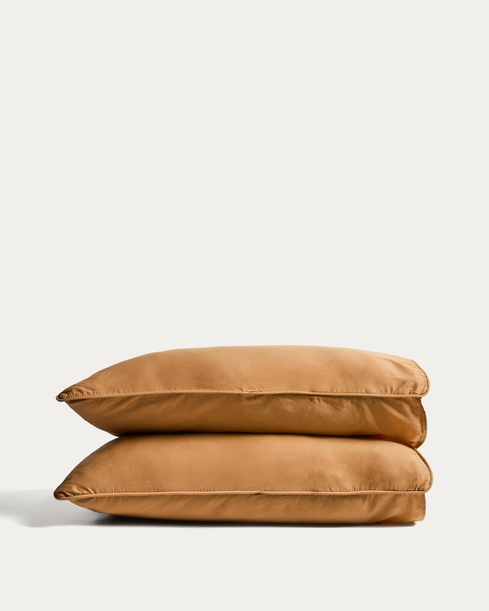 Set Sirale mit 2 Kopfkissenbezügen aus 100 % Baumwollsatin in Kupfer mit Washed-Finish, 50 x 80 cm in Kupfer präsentiert im Onlineshop von KAQTU Design AG. Kissenbezug ist von Kave Home