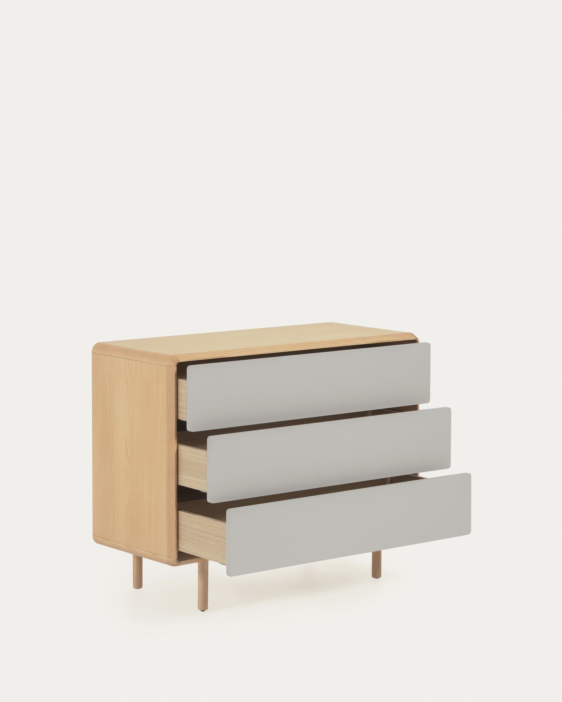 Die Anielle Kommode aus Eschenholz und Furnier bietet mit 3 Schubladen und stilvollem Design eine praktische und elegante Aufbewahrungslösung.
