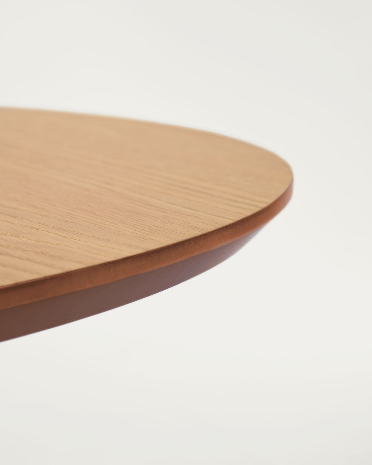 Oqui ovaler Ausziehtisch aus Eichenfurnier mit Beinen aus Massivholz Ø 120 (200) x 90 cm in Natur präsentiert im Onlineshop von KAQTU Design AG. Esstisch ist von Kave Home