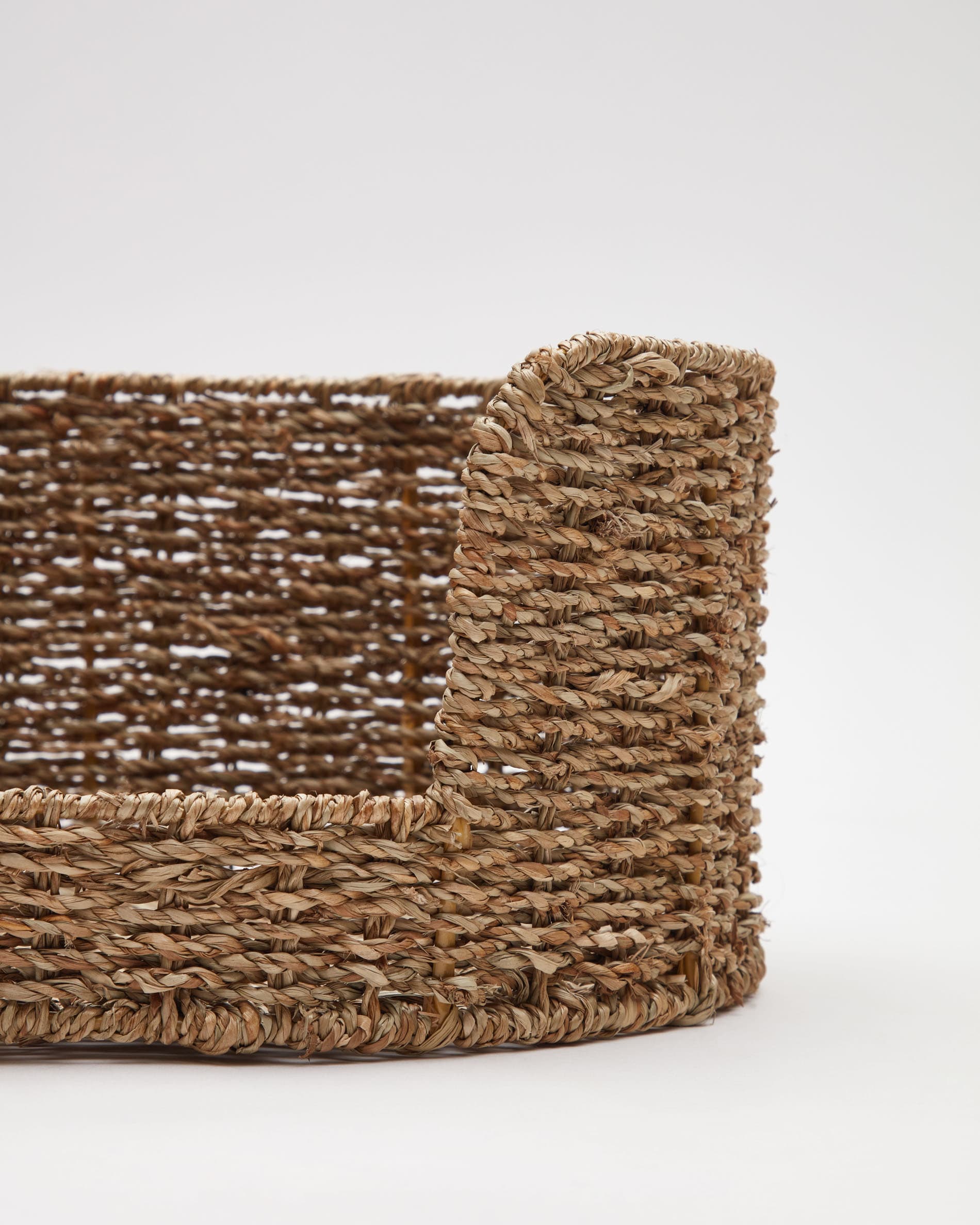 Fliicker Haustierbett aus Naturfasern, Ø 60x35 cm, nachhaltig, komfortabel, für kleine Haustiere, modernes Design von Kave Home.