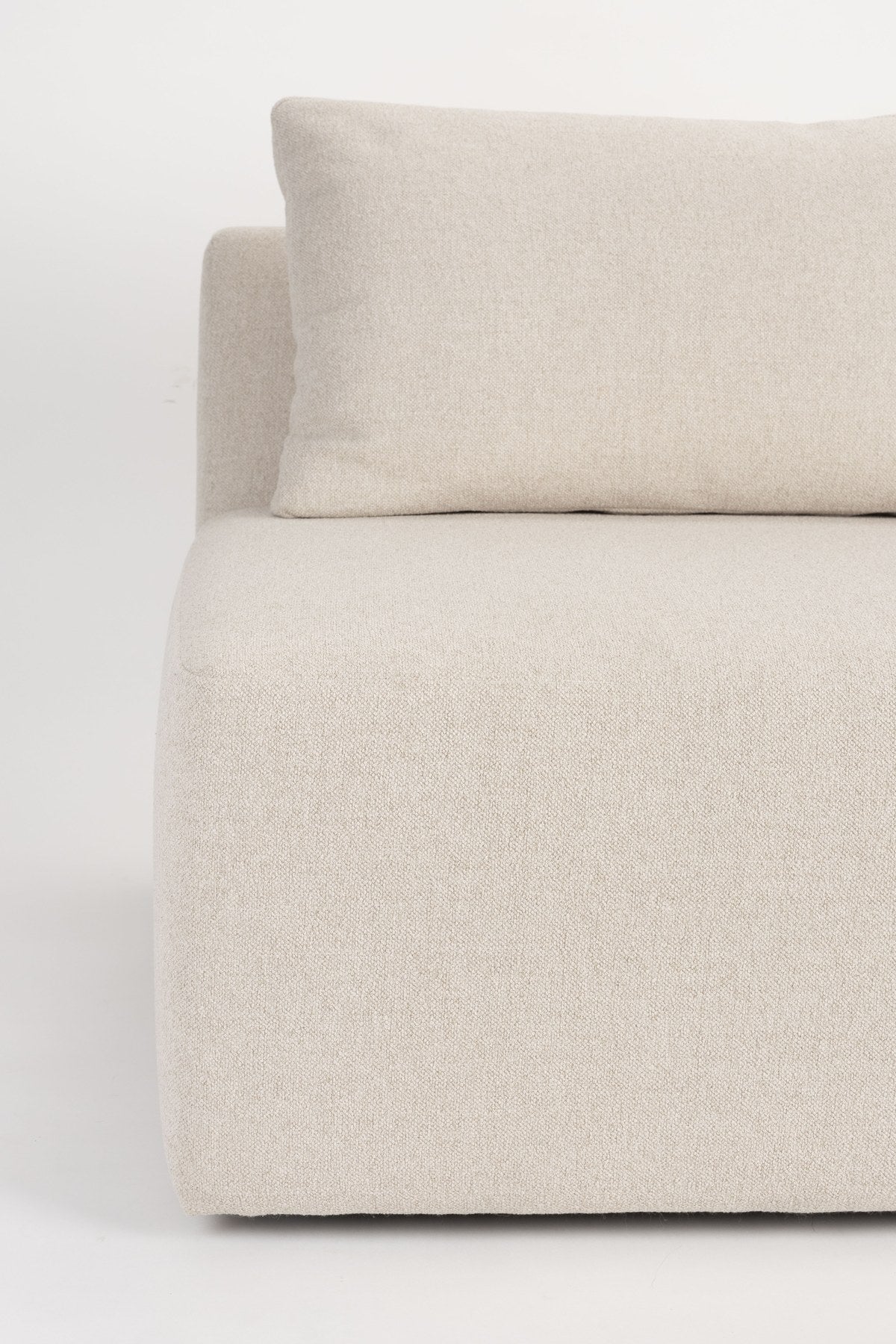 Sofa-Element Prosper Seat Right in Sand von Zuiver, gepolstert mit Off-White Polyester-Sitzfläche und Polyurethan-Füllung, modulare Form für Innenräume.