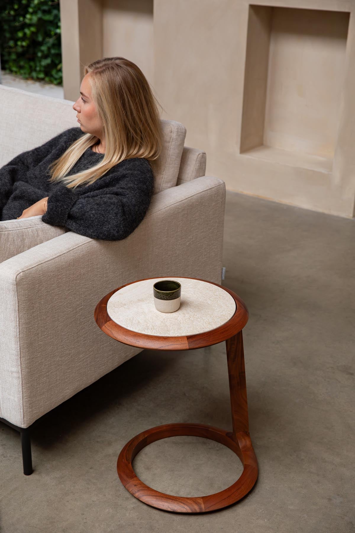 Doppio Beistelltisch in Braun präsentiert im Onlineshop von KAQTU Design AG. Beistelltisch ist von Zuiver