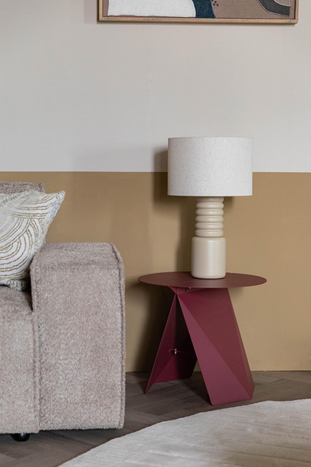 Beistelltisch Foldy in Rot präsentiert im Onlineshop von KAQTU Design AG. Beistelltisch ist von Zuiver