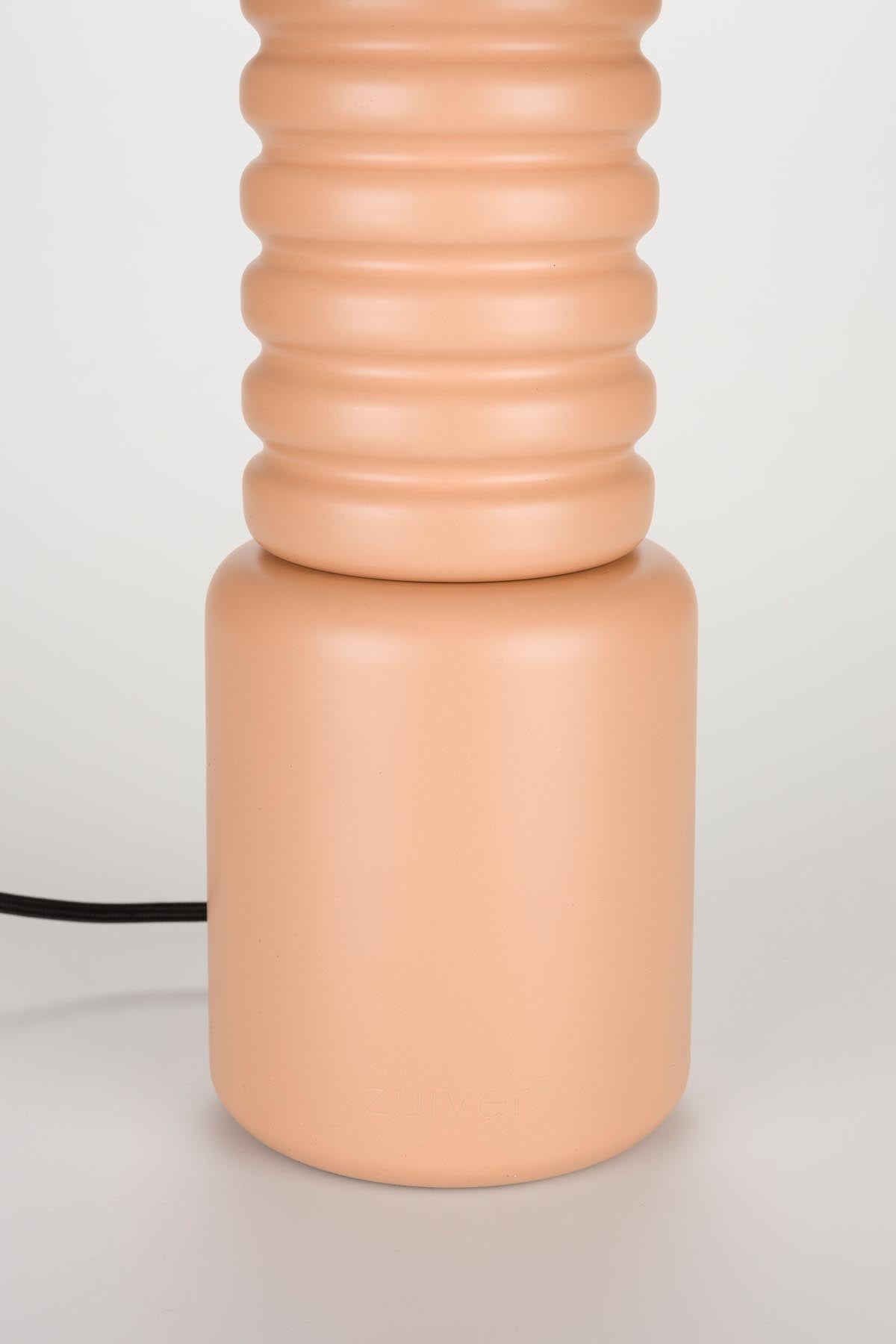 Moderne Tischlampe Six von Zuiver in leuchtendem Orange, ideal für stilvolle Akzente und gemütliches Licht in jedem Raum.