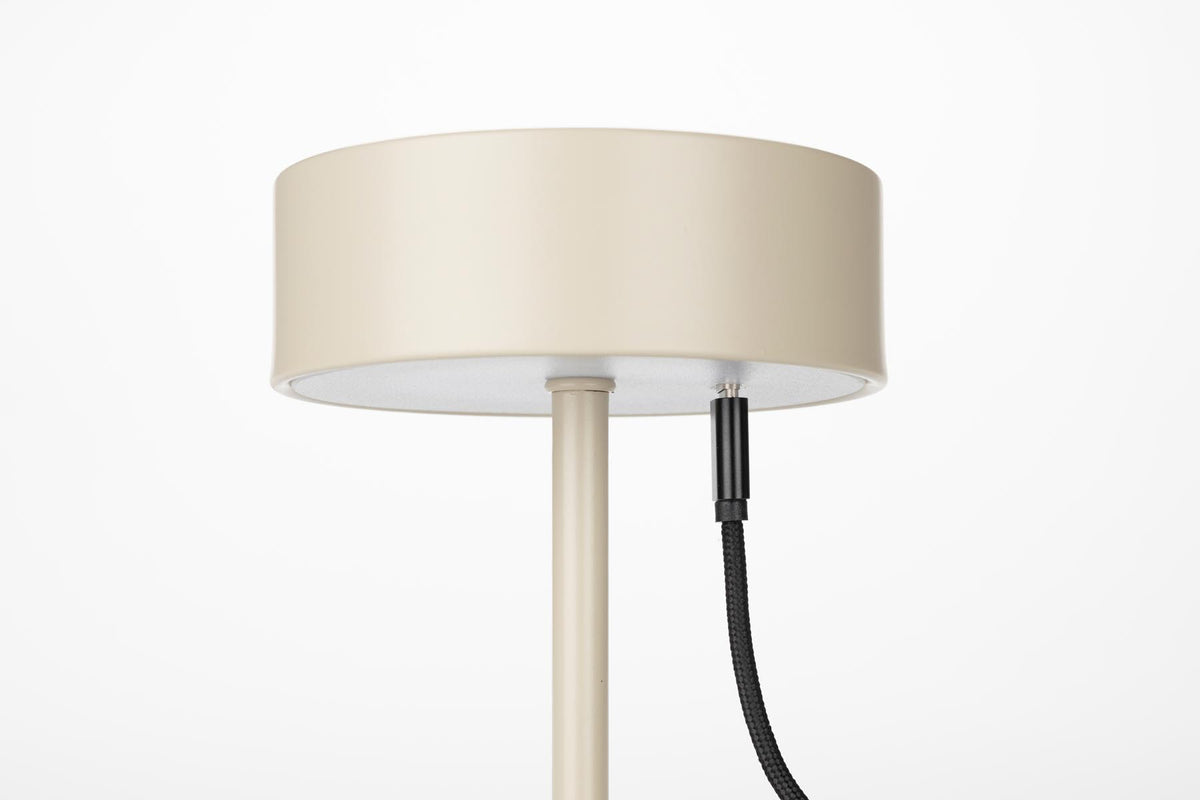Kleine Tischleuchte Tischlampe Mini mit rundem flachem Schirm und quadratischer Eisenbasis