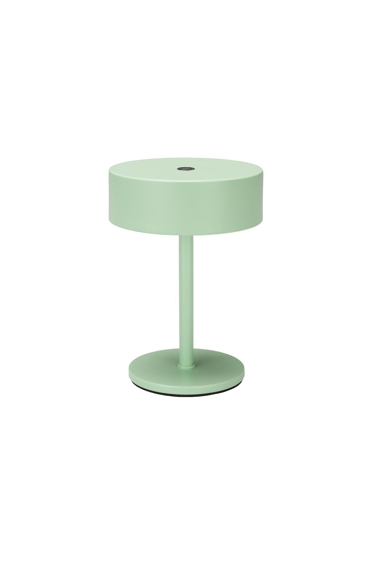 Tischlampe Mini in Grün präsentiert im Onlineshop von KAQTU Design AG. Tischleuchte ist von Zuiver