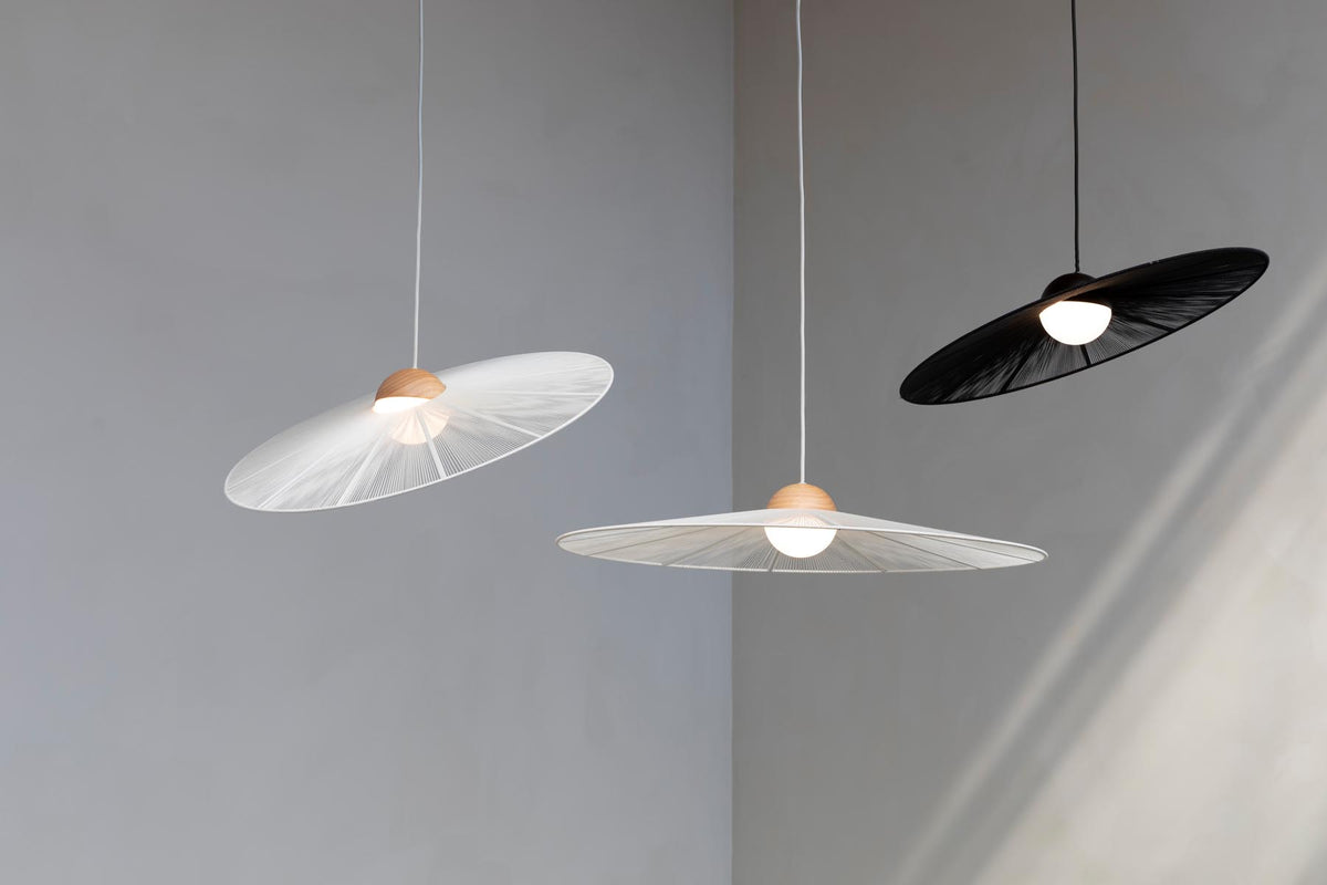 Pendellampe Belle S in beige präsentiert im Onlineshop von KAQTU Design AG. Pendelleuchte ist von Zuiver