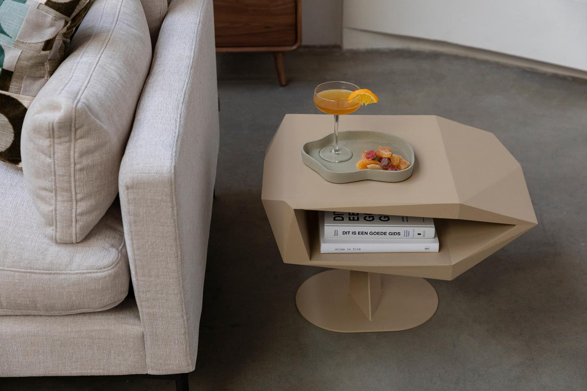 Beistelltisch North in beige präsentiert im Onlineshop von KAQTU Design AG. Couchtisch ist von Zuiver