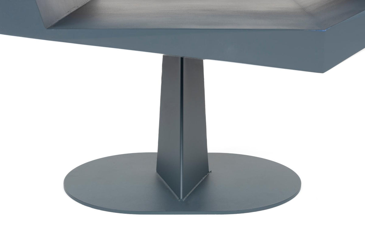Beistelltisch North in Schwarz präsentiert im Onlineshop von KAQTU Design AG. Couchtisch ist von Zuiver