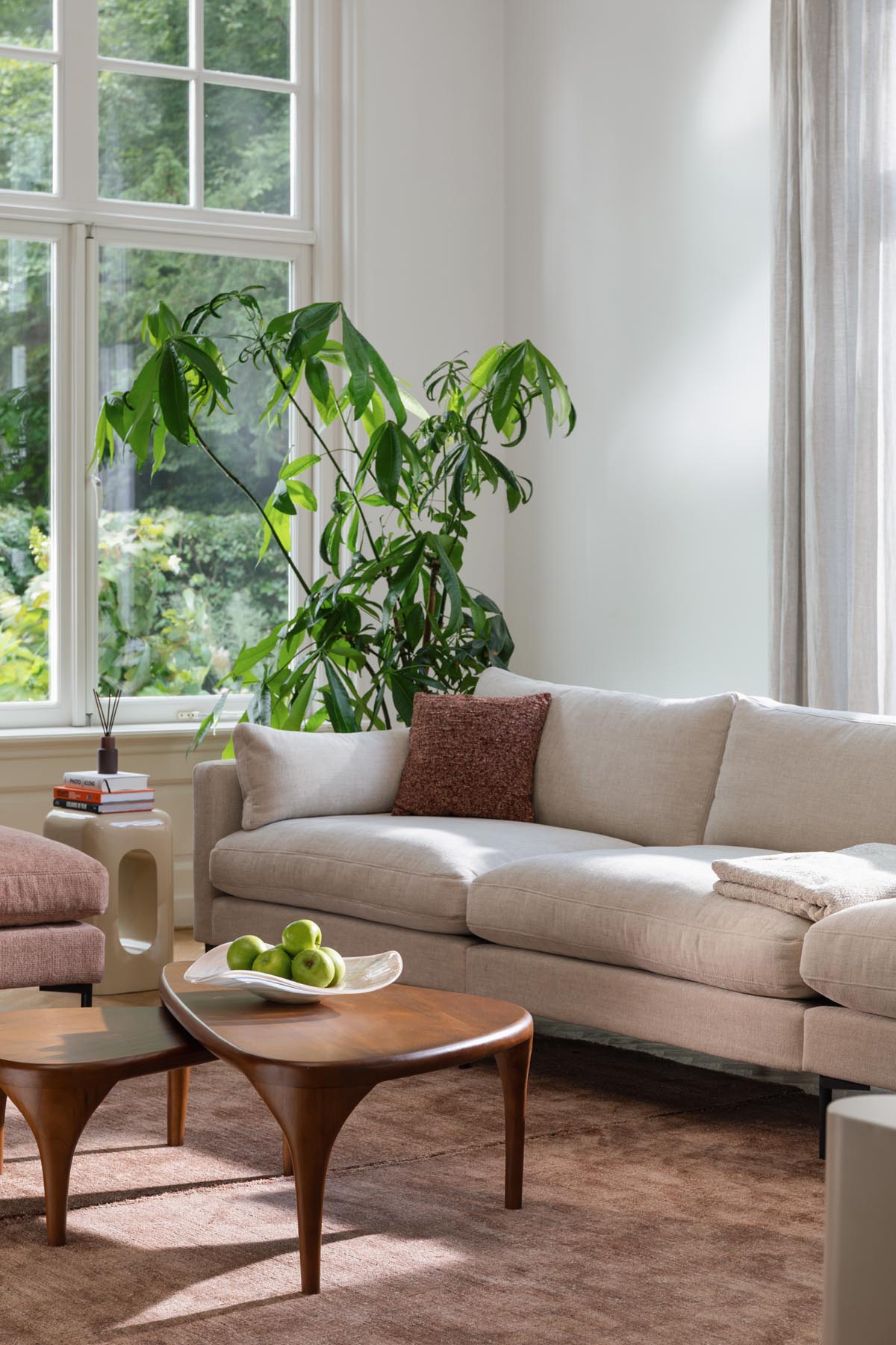 Summer Sofa 4,5-Sitzer in Creme präsentiert im Onlineshop von KAQTU Design AG. 4er Sofa ist von Zuiver