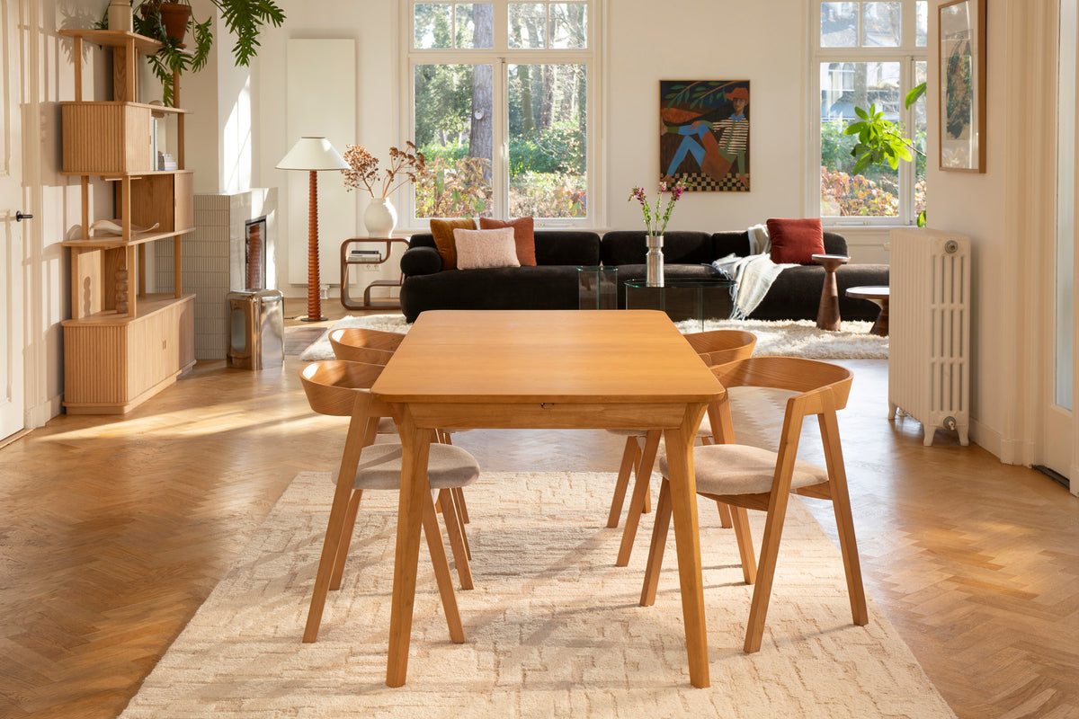 Stuhl Mads in Natur präsentiert im Onlineshop von KAQTU Design AG. Stuhl ist von Zuiver