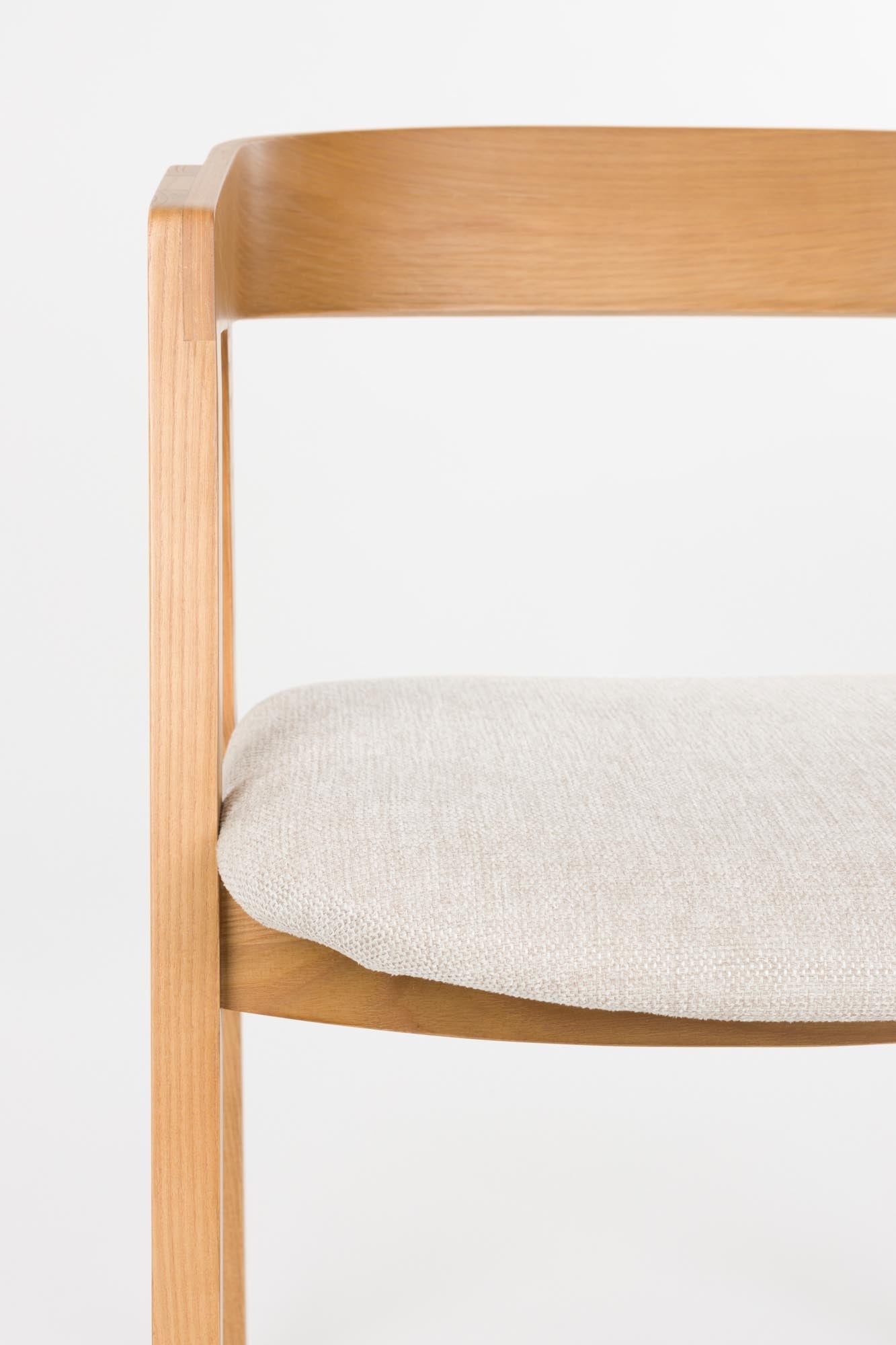 Stuhl Mads in Natur präsentiert im Onlineshop von KAQTU Design AG. Stuhl ist von Zuiver