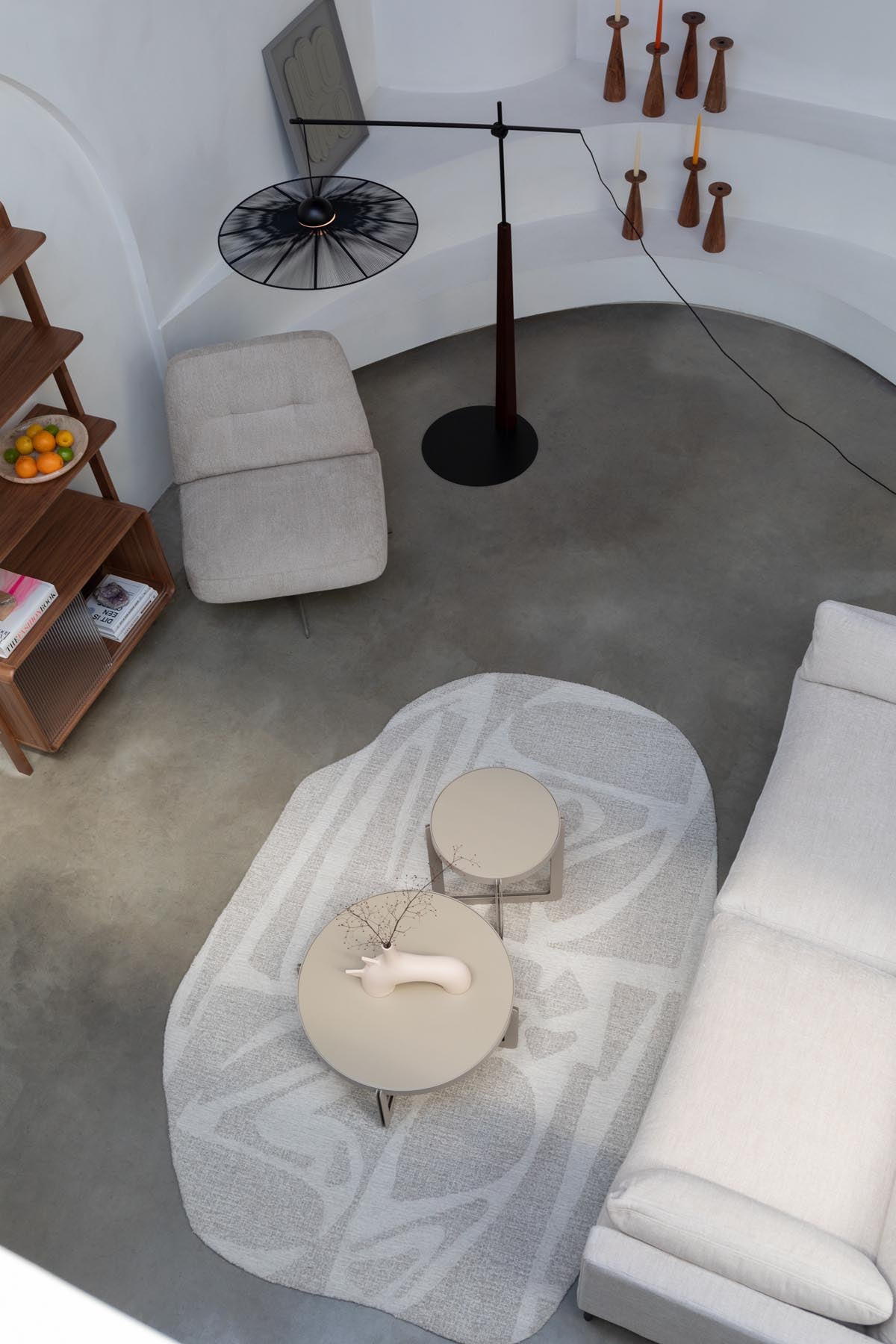Beistelltisch Centre in beige präsentiert im Onlineshop von KAQTU Design AG. Beistelltisch ist von Zuiver