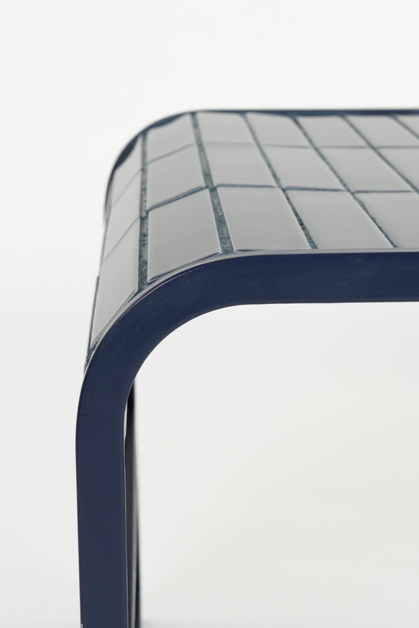 Sofatisch Tiles in Blau präsentiert im Onlineshop von KAQTU Design AG. Beistelltisch ist von Zuiver