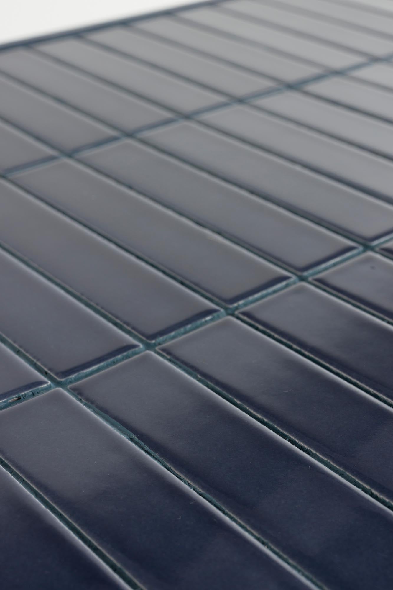 Sofatisch Tiles in Blau präsentiert im Onlineshop von KAQTU Design AG. Beistelltisch ist von Zuiver