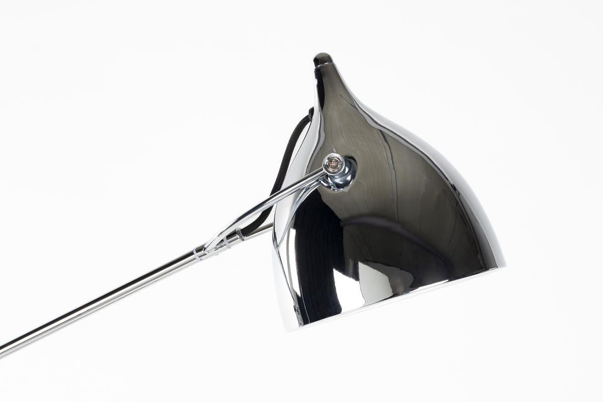 Schreibtischleuchte Reader Chrome in Silber präsentiert im Onlineshop von KAQTU Design AG. Tischleuchte ist von Zuiver