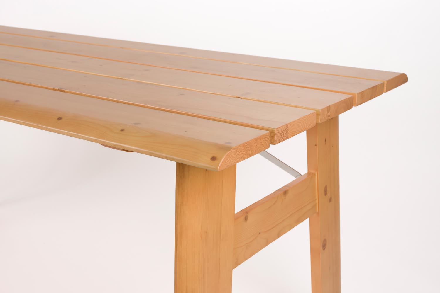 Gartentisch Avenue Natural in Beige präsentiert im Onlineshop von KAQTU Design AG. Gartentisch ist von Zuiver