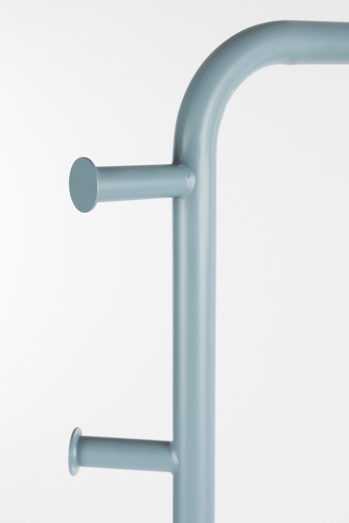 Standspiegel Vero Blue in blau präsentiert im Onlineshop von KAQTU Design AG. Spiegel ist von Zuiver