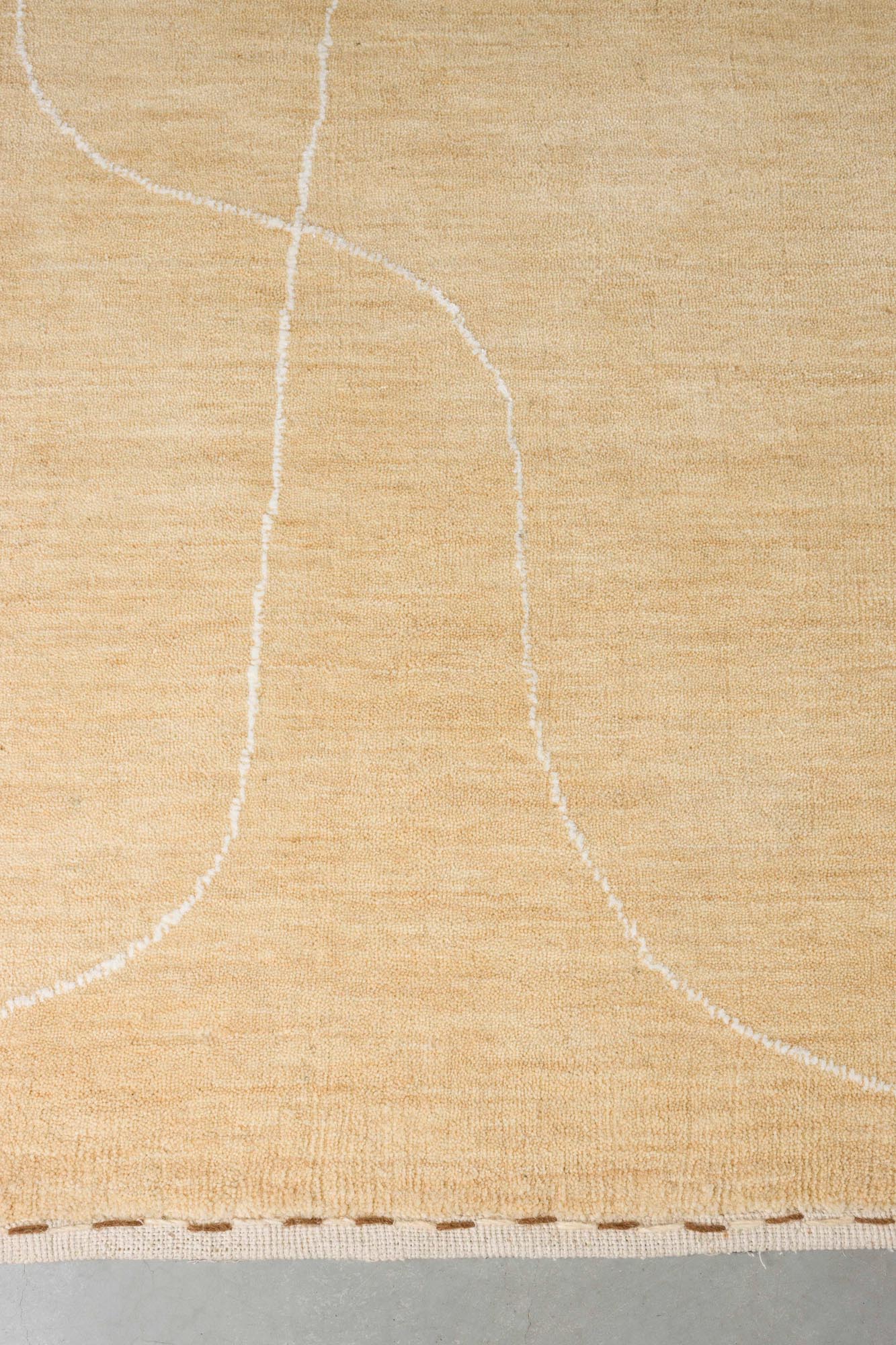 Entdecken Sie den stilvollen Teppich Doodle 200x300 von Zuiver – ein modernes Wohnaccessoire, das Eleganz und Komfort in Ihr Zuhause bringt.