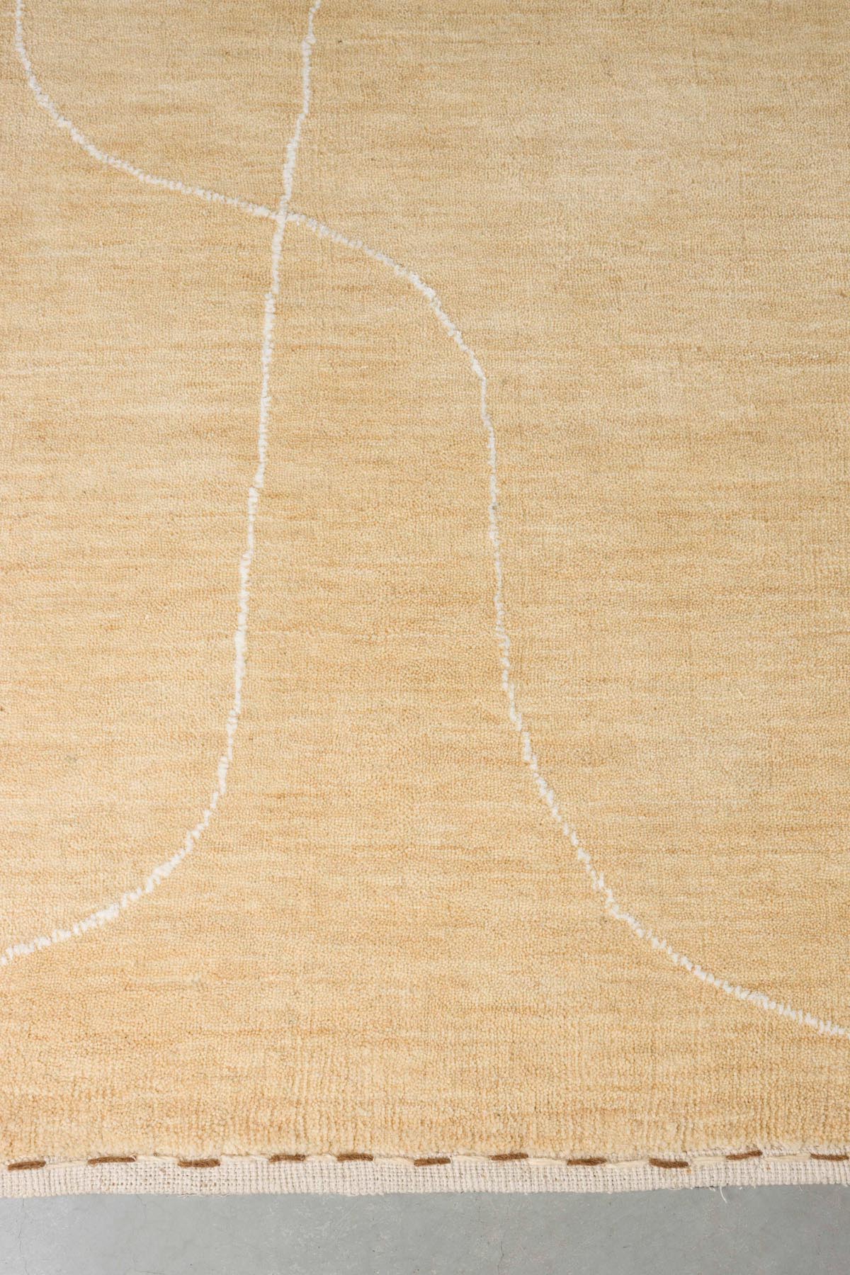 Teppich Doodle 200x300 in beige präsentiert im Onlineshop von KAQTU Design AG. Teppich ist von Zuiver