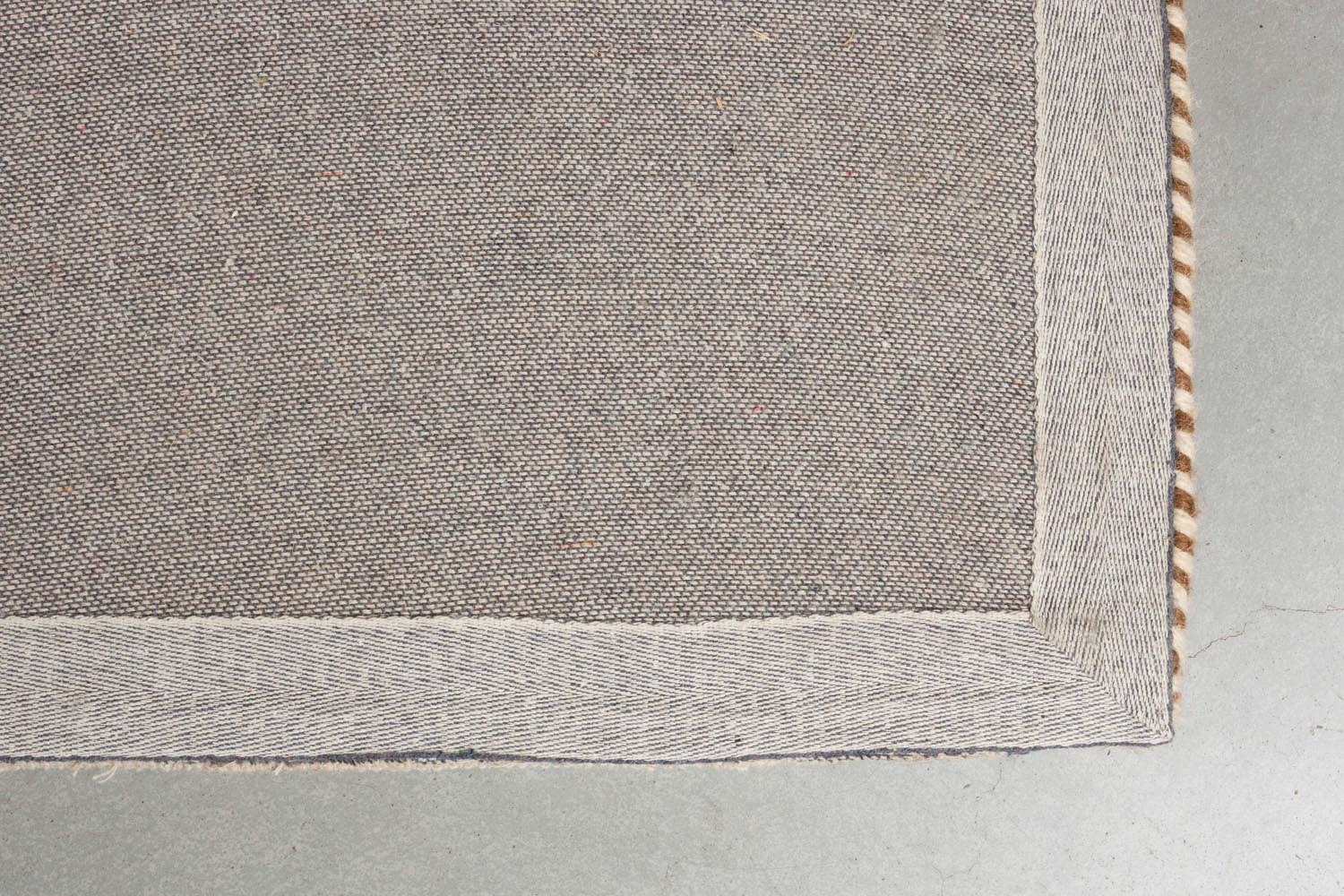 Teppich Doodle 200x300 in Beige präsentiert im Onlineshop von KAQTU Design AG. Teppich ist von Zuiver
