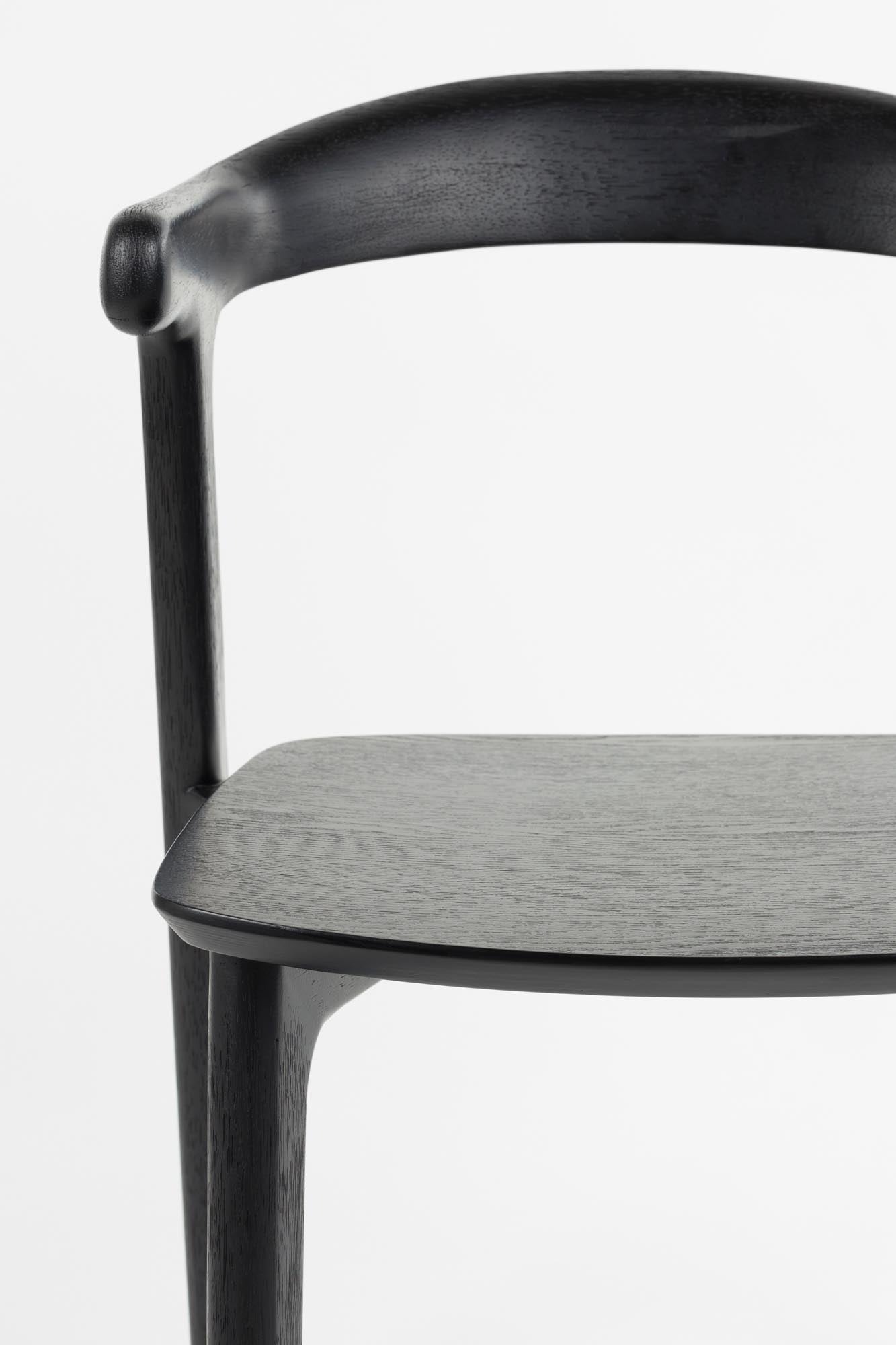 Stuhl Northwood in Schwarz präsentiert im Onlineshop von KAQTU Design AG. Stuhl ist von Zuiver