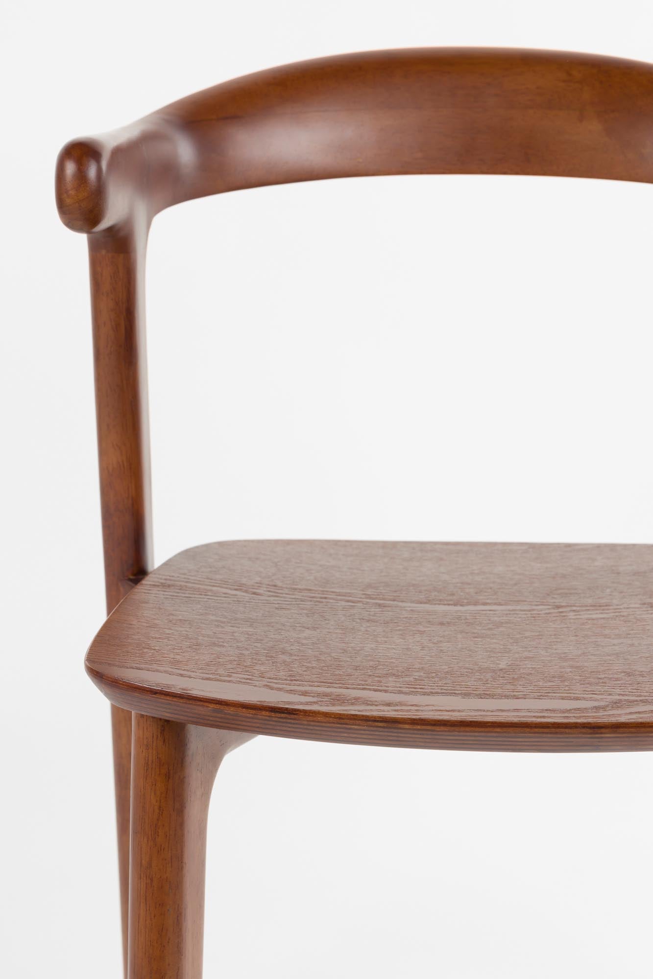 Stuhl Northwood in Walnuss präsentiert im Onlineshop von KAQTU Design AG. Stuhl ist von Zuiver