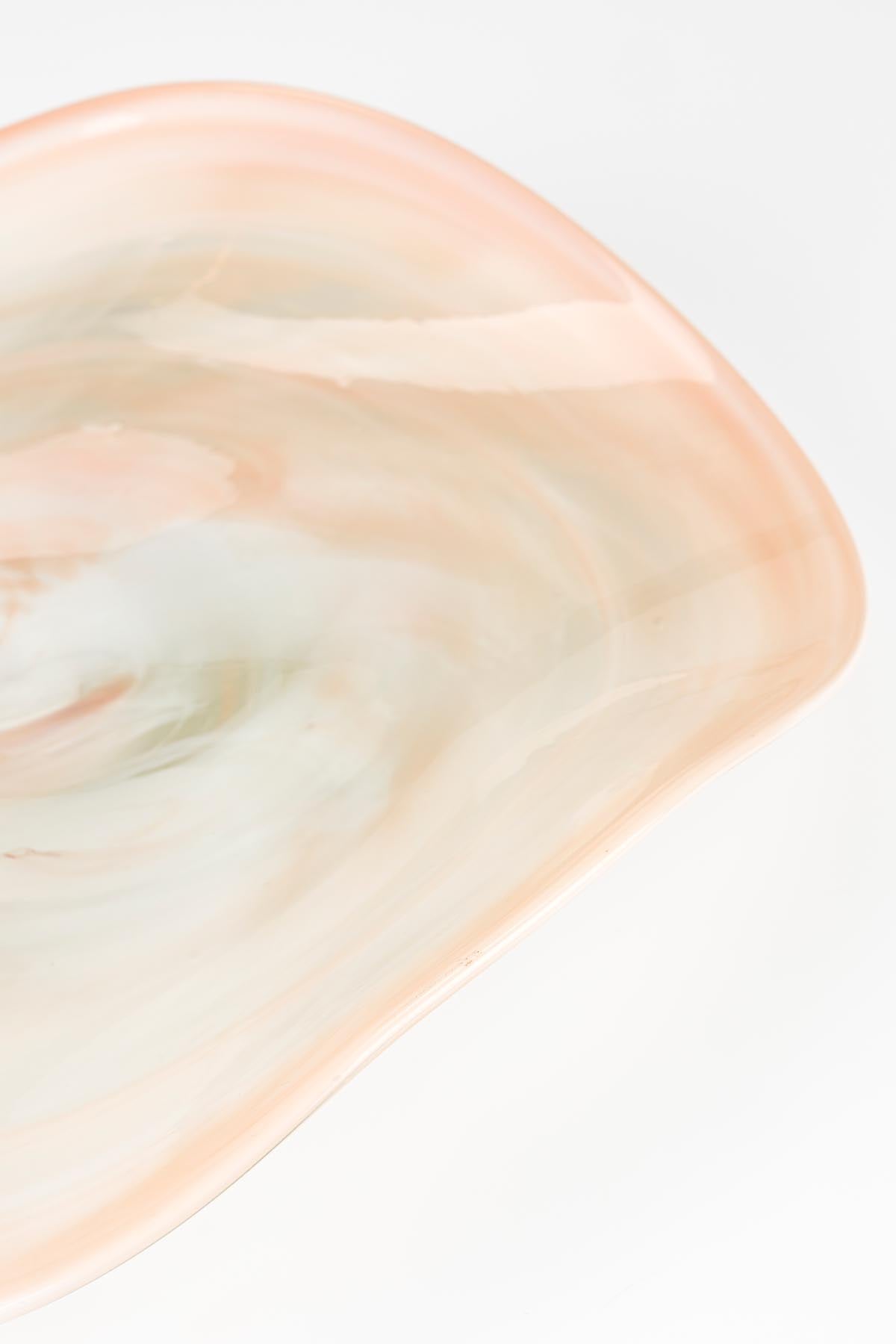 Schale Maria in Off-White präsentiert im Onlineshop von KAQTU Design AG. Schale ist von Zuiver