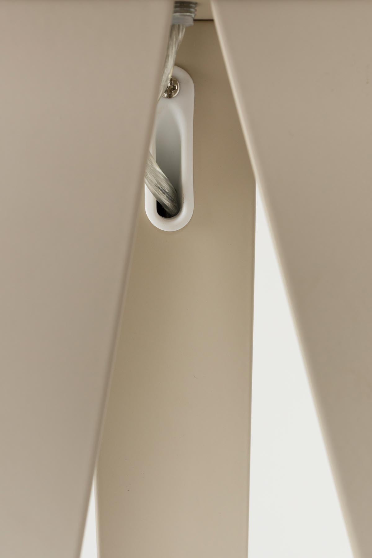 Stehleuchte Tripod in Beige präsentiert im Onlineshop von KAQTU Design AG. Stehleuchte ist von Zuiver