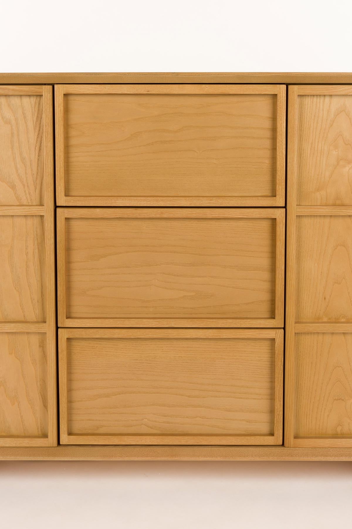 Sideboard Raster High in Natural präsentiert im Onlineshop von KAQTU Design AG. Sideboard ist von Zuiver