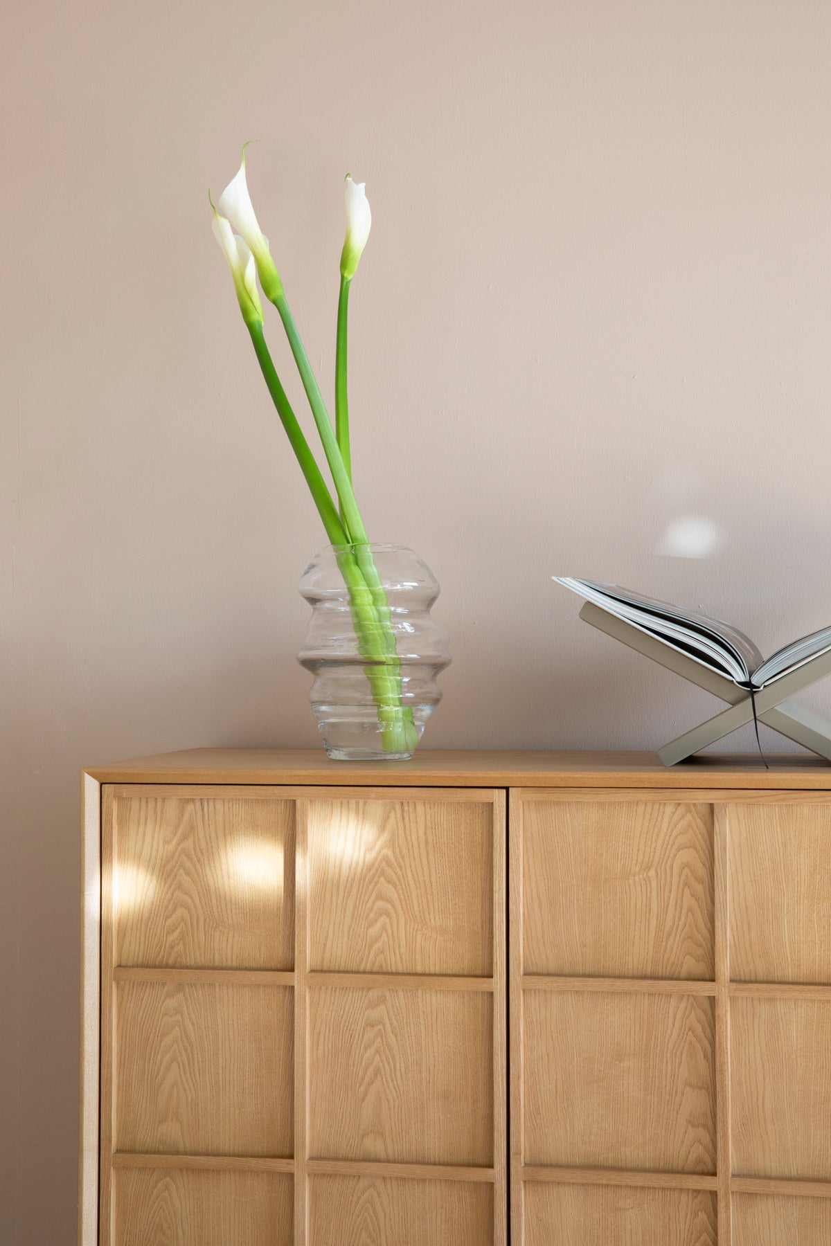 Cabinet Raster in Natur präsentiert im Onlineshop von KAQTU Design AG. Cabinet ist von Zuiver