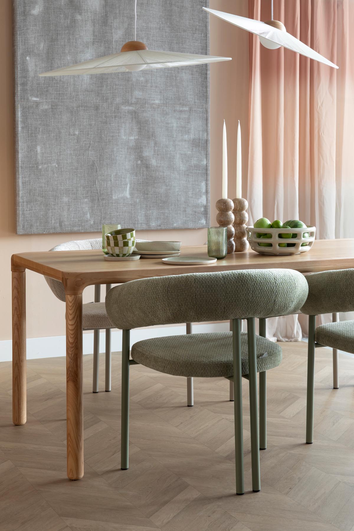 Armlehnstuhl Heels in grün präsentiert im Onlineshop von KAQTU Design AG. Stuhl mit Armlehne ist von Zuiver