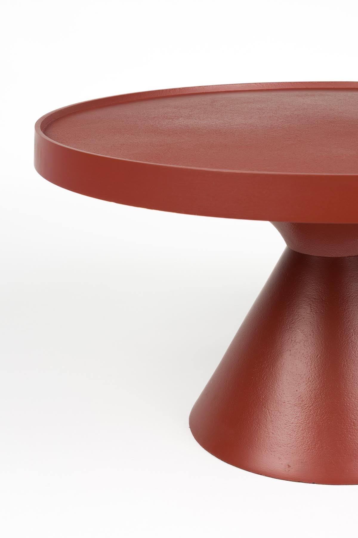 Moderner Couchtisch Floss von Zuiver in leuchtendem Rot, ideal für stilvolle Wohnzimmergestaltung. Perfekte Kombination aus Funktionalität und Design.