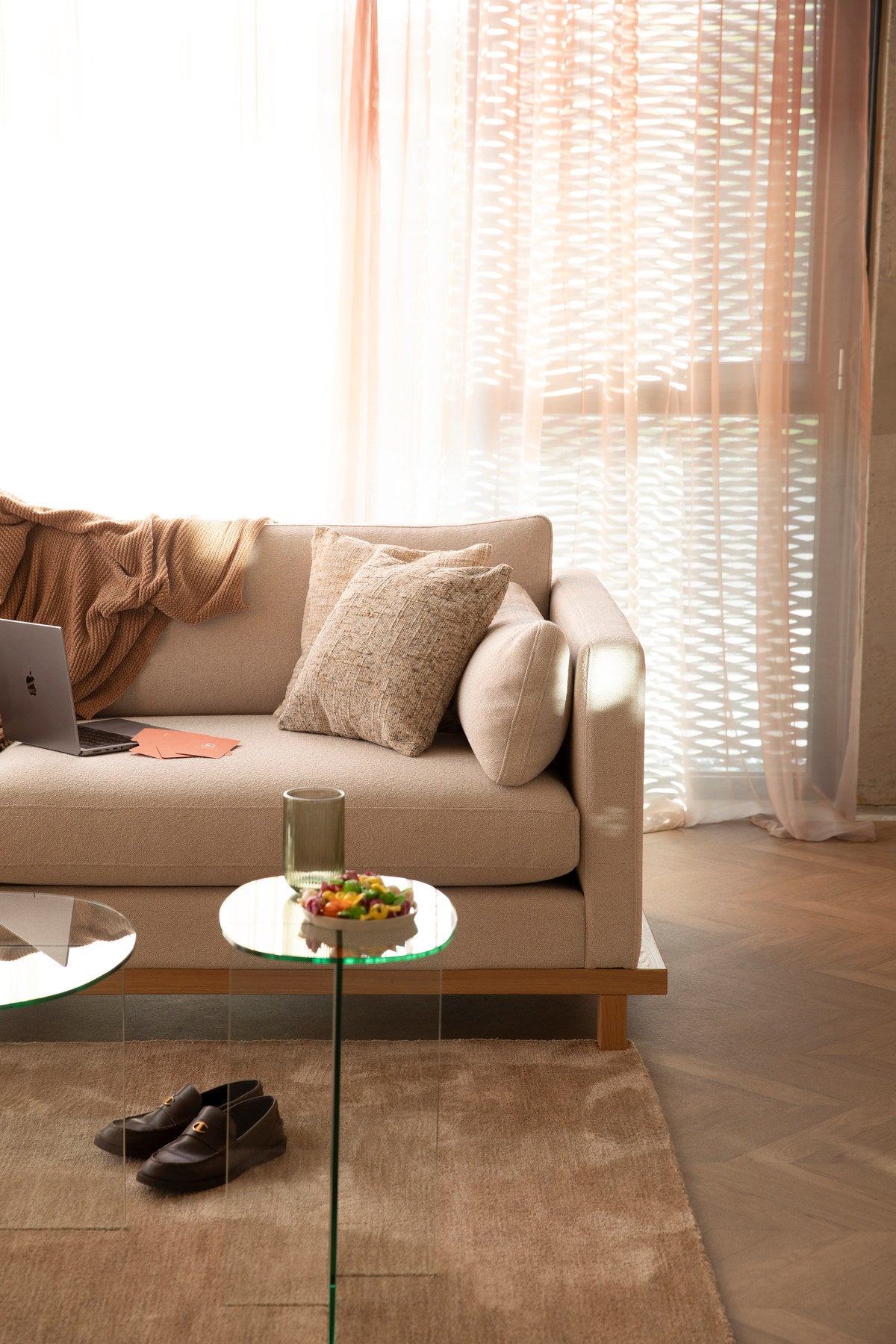 Beistelltisch Linea in Transparent präsentiert im Onlineshop von KAQTU Design AG. Beistelltisch ist von Zuiver