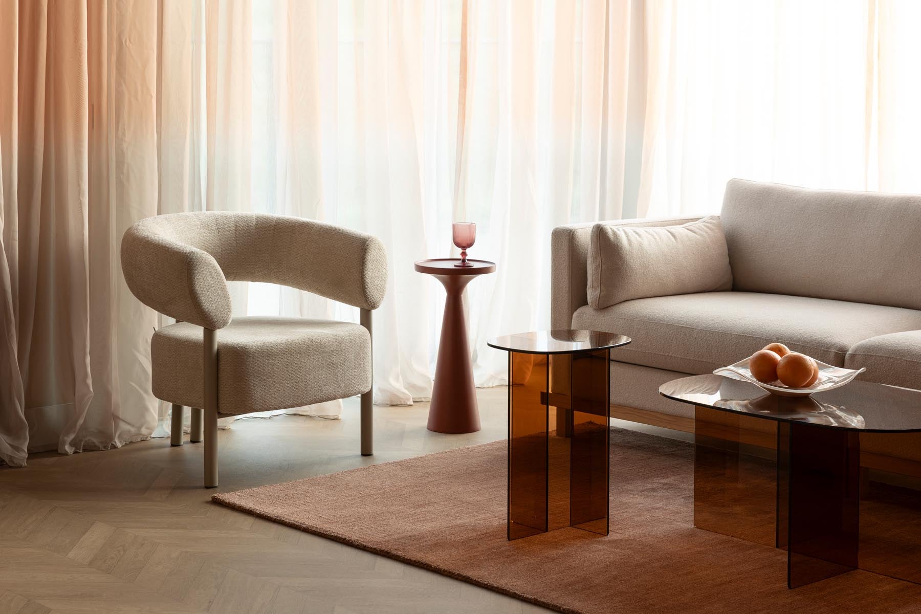 Beistelltisch Linea in Braun präsentiert im Onlineshop von KAQTU Design AG. Beistelltisch ist von Zuiver